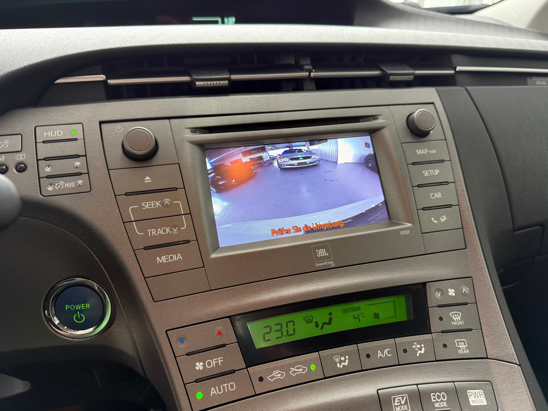 TOYOTA Prius 1.8 VVT-i HSD Sol P-image-9