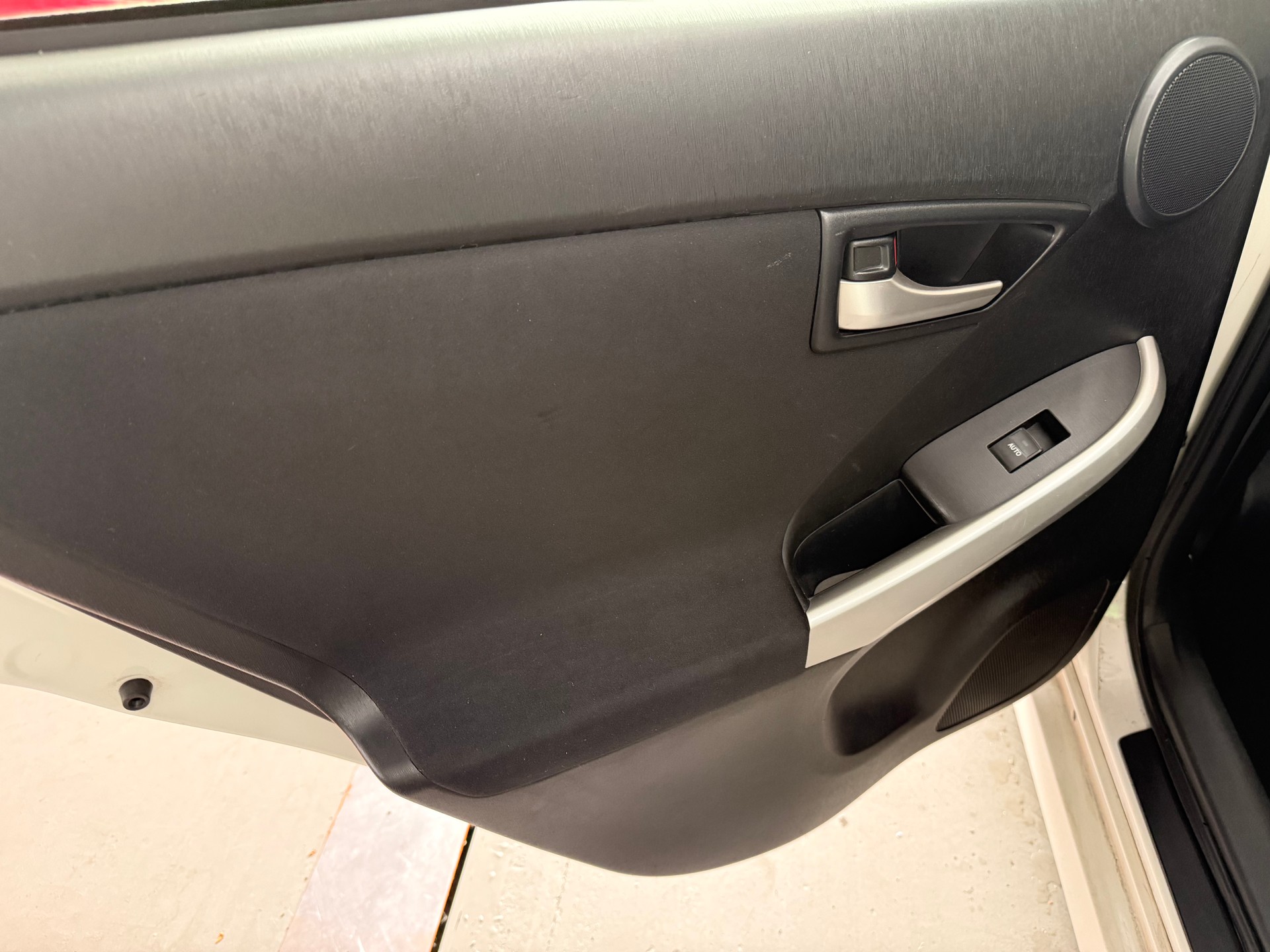TOYOTA Prius 1.8 VVT-i HSD Sol P-image-12