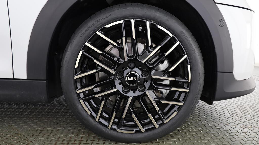 MINI Cooper 5 door C-image-10