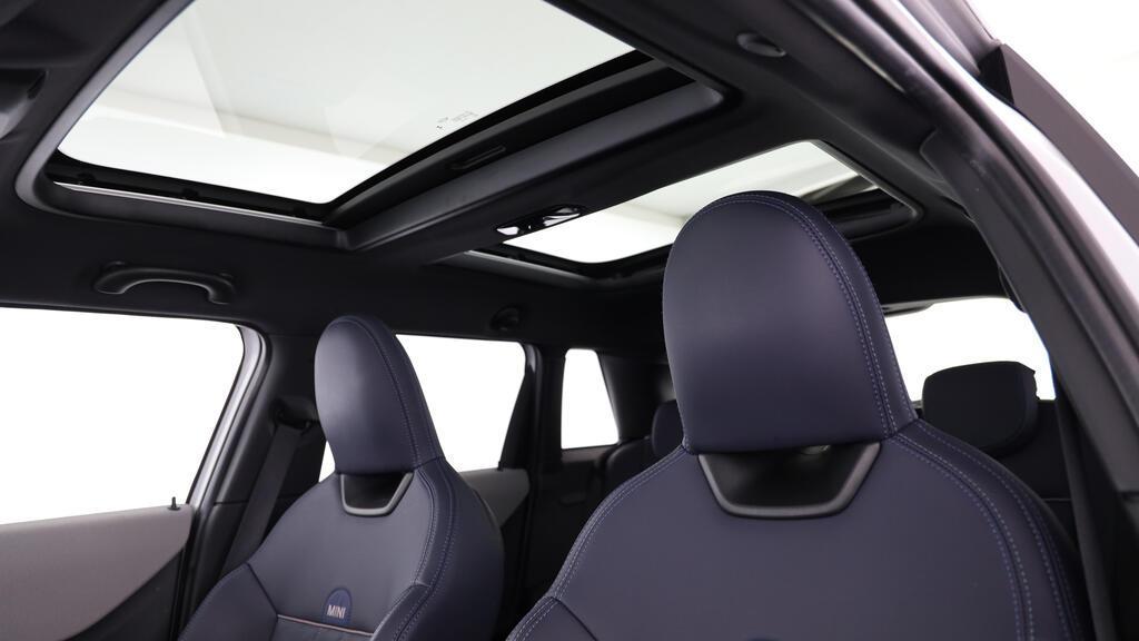 MINI Cooper 5 door C-image-17