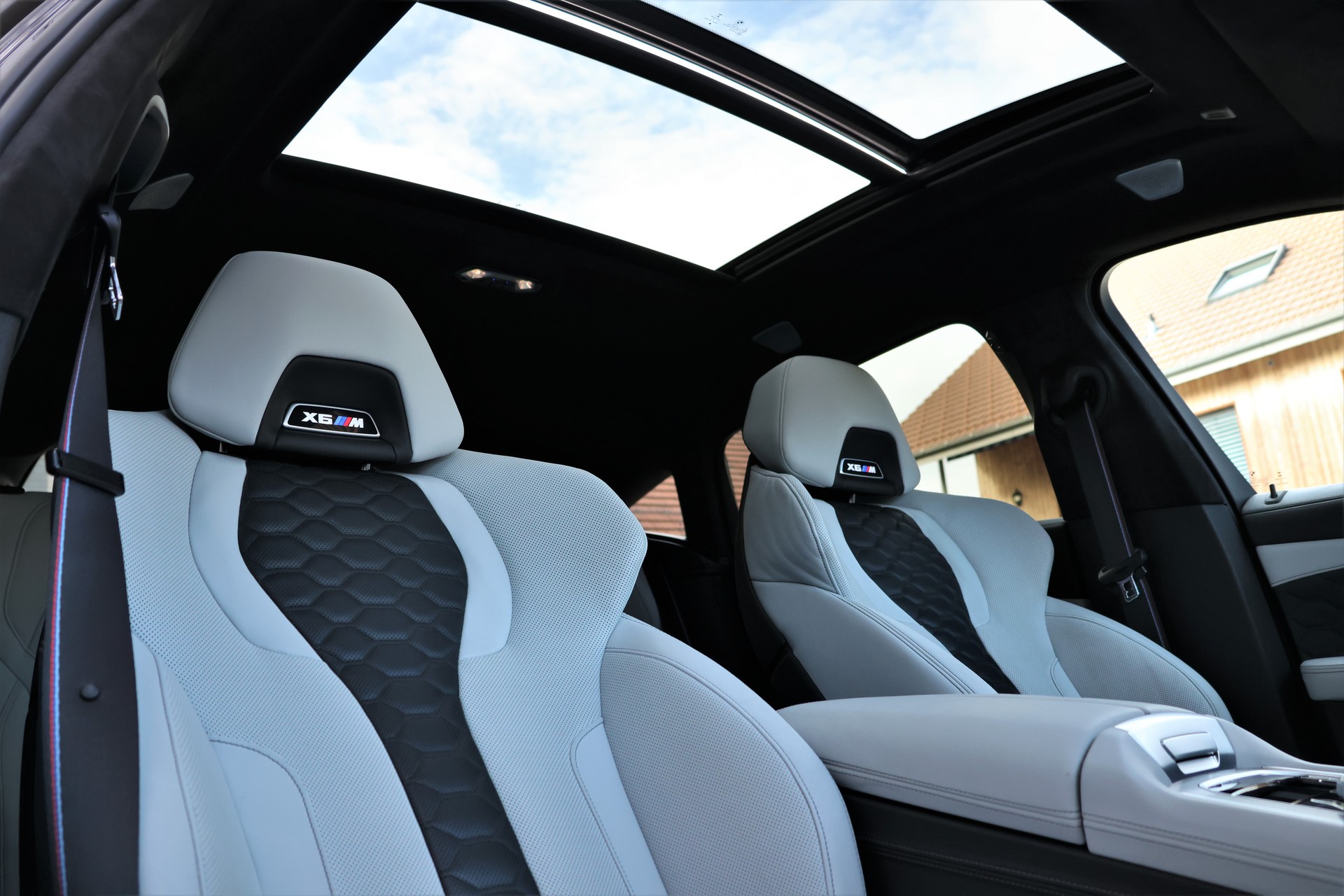 BMW X6M Steptronic M Competition (CH) "Tansanitblau"-image-23