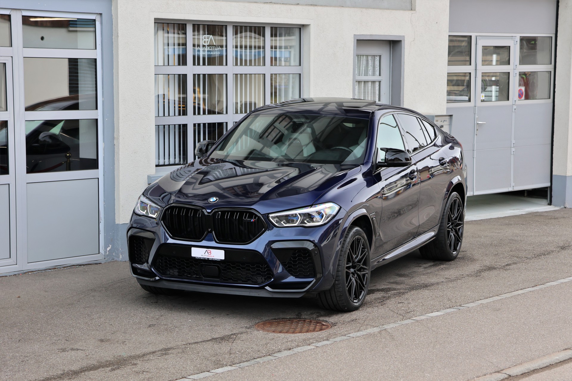 BMW X6M Steptronic M Competition (CH) "Tansanitblau"-image-0