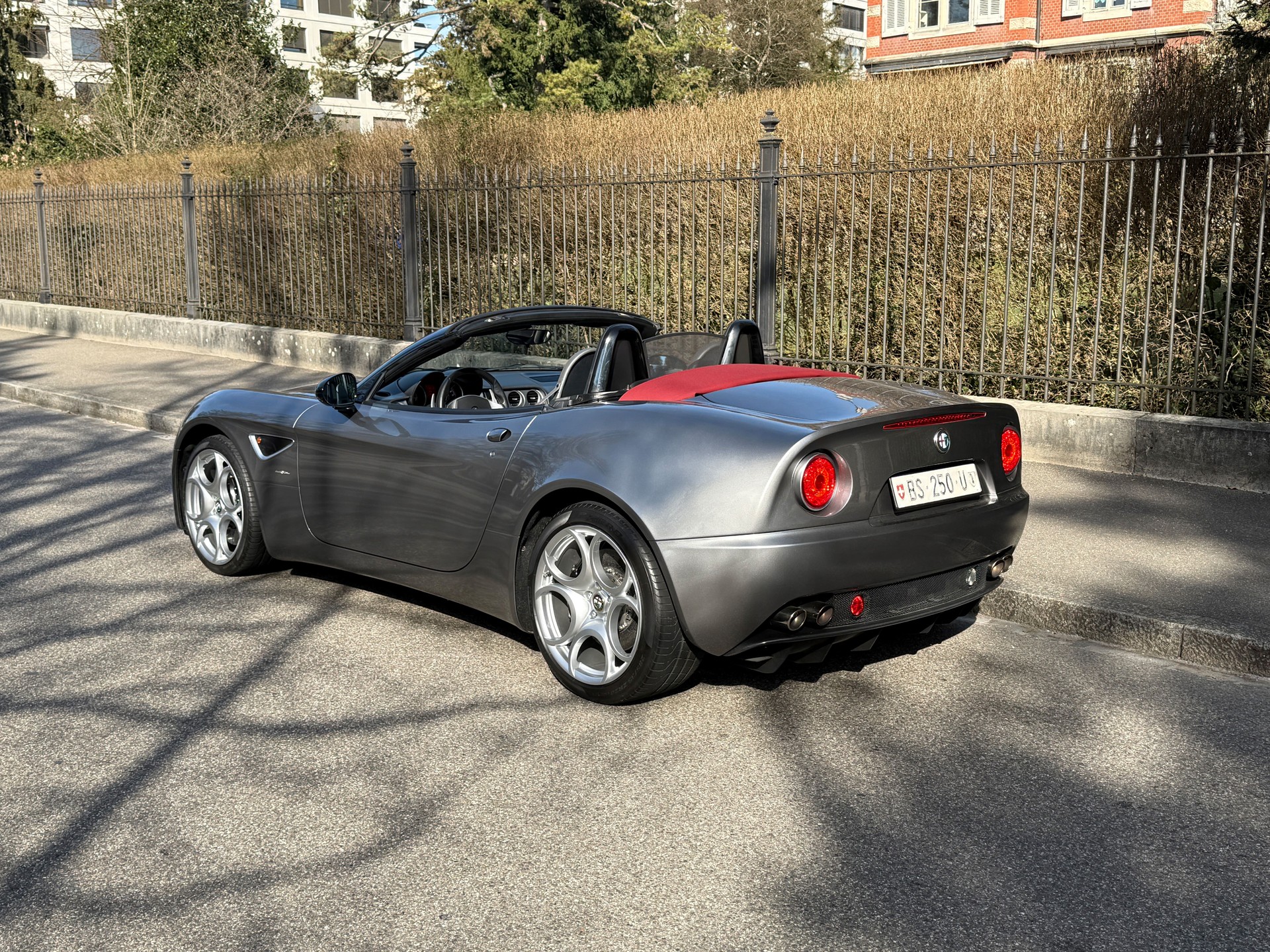 ALFA ROMEO 8C-image-1