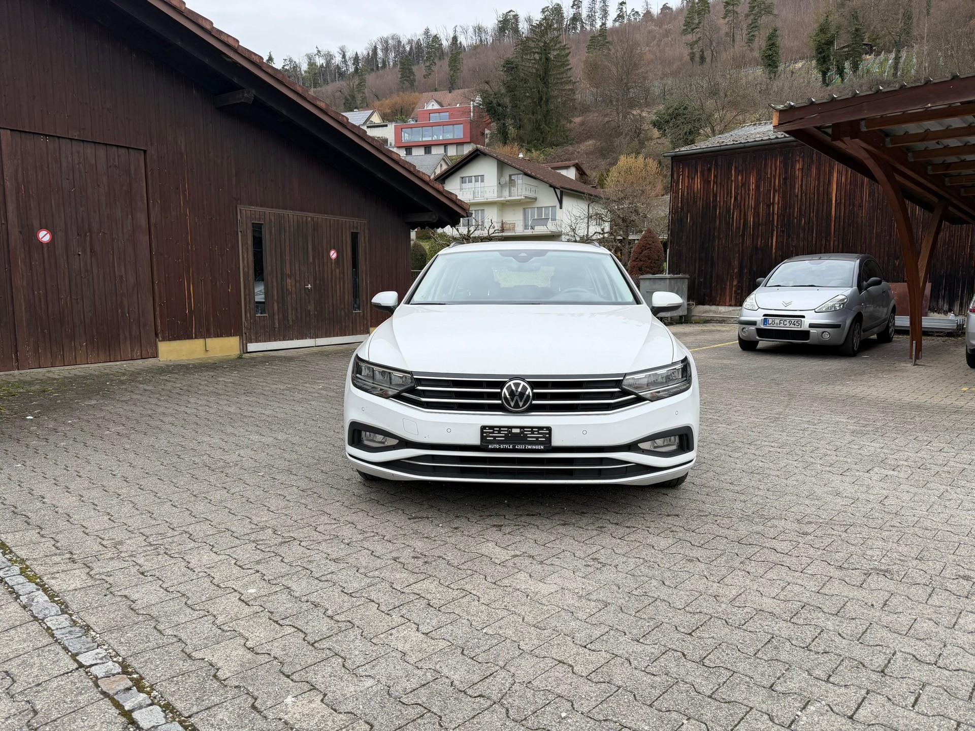VW Passat Variant 2.0 TDI DSG-image-2
