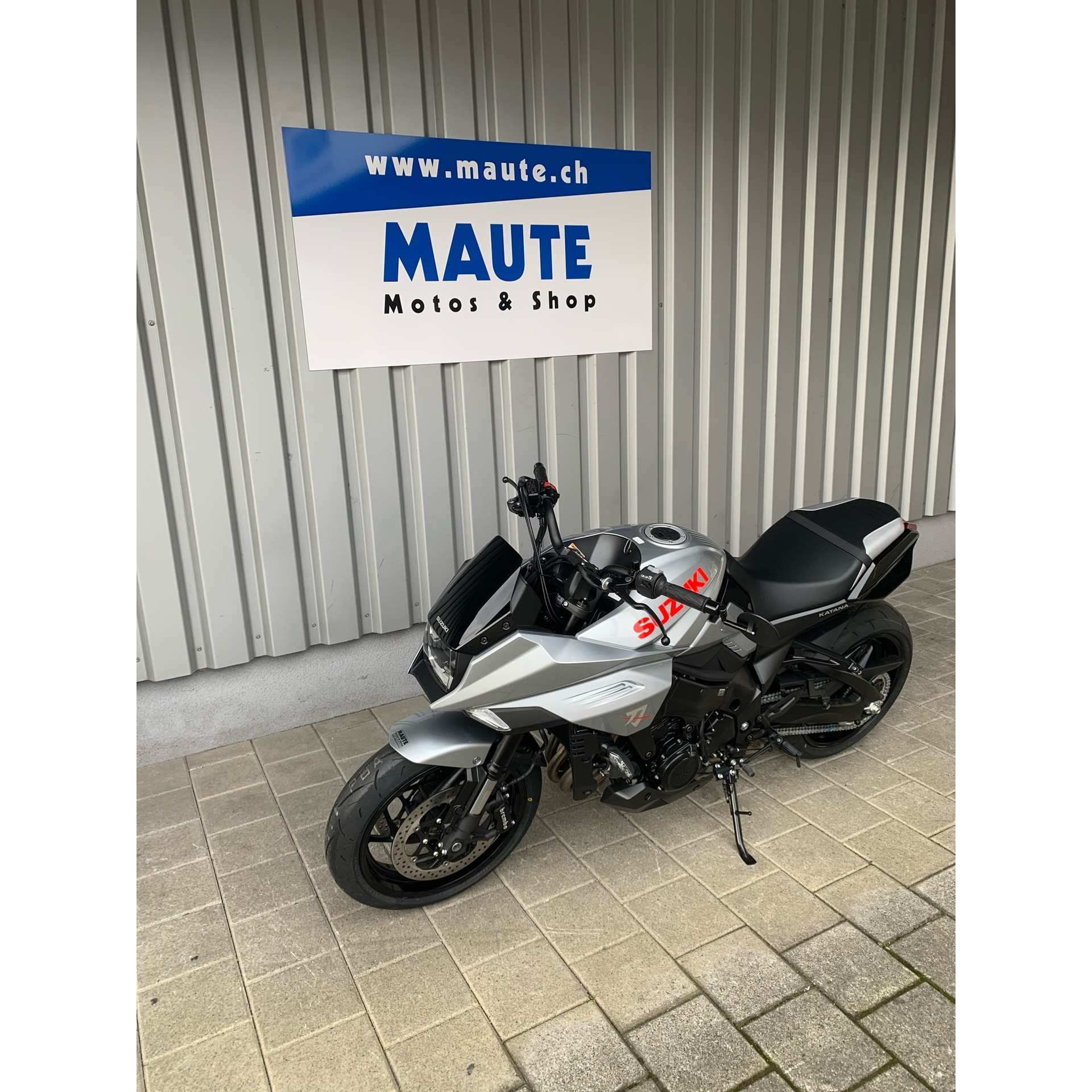 SUZUKI Katana-showroom-element-1