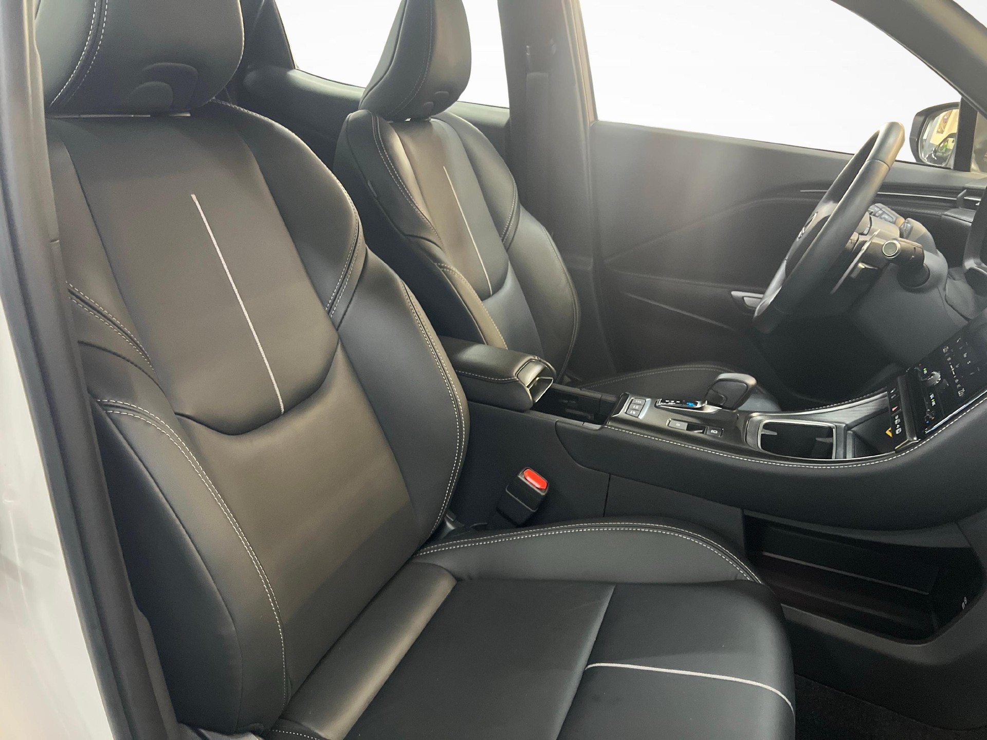 LEXUS LBX 1.5 Hybrid Relax AWD-image-9