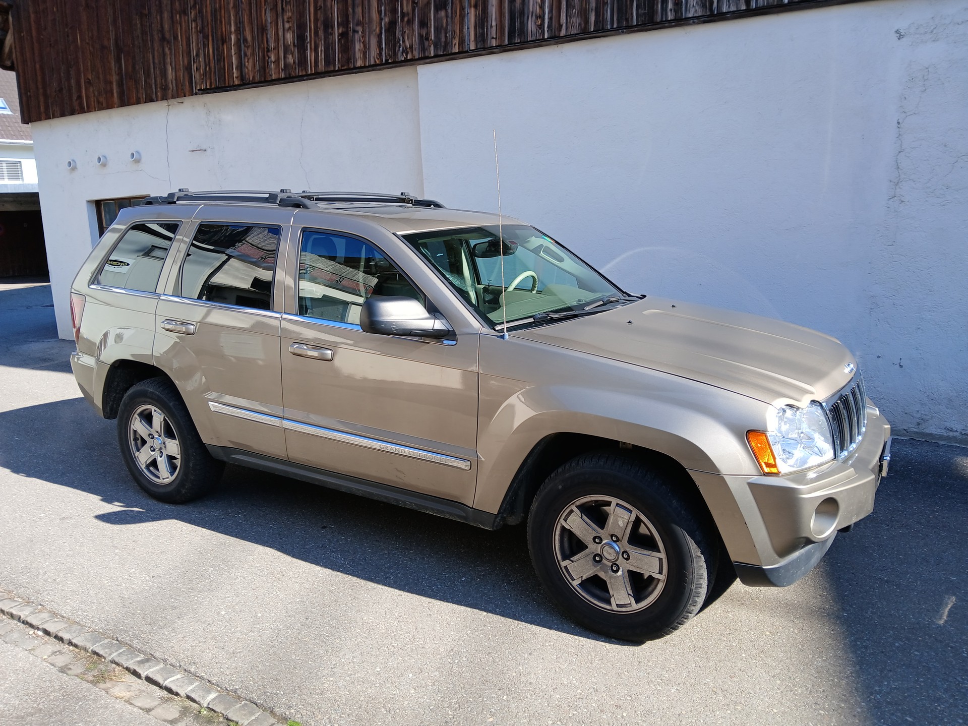 JEEP Grand Cherokee 5.7 HEMI Limited Automatic-image-0