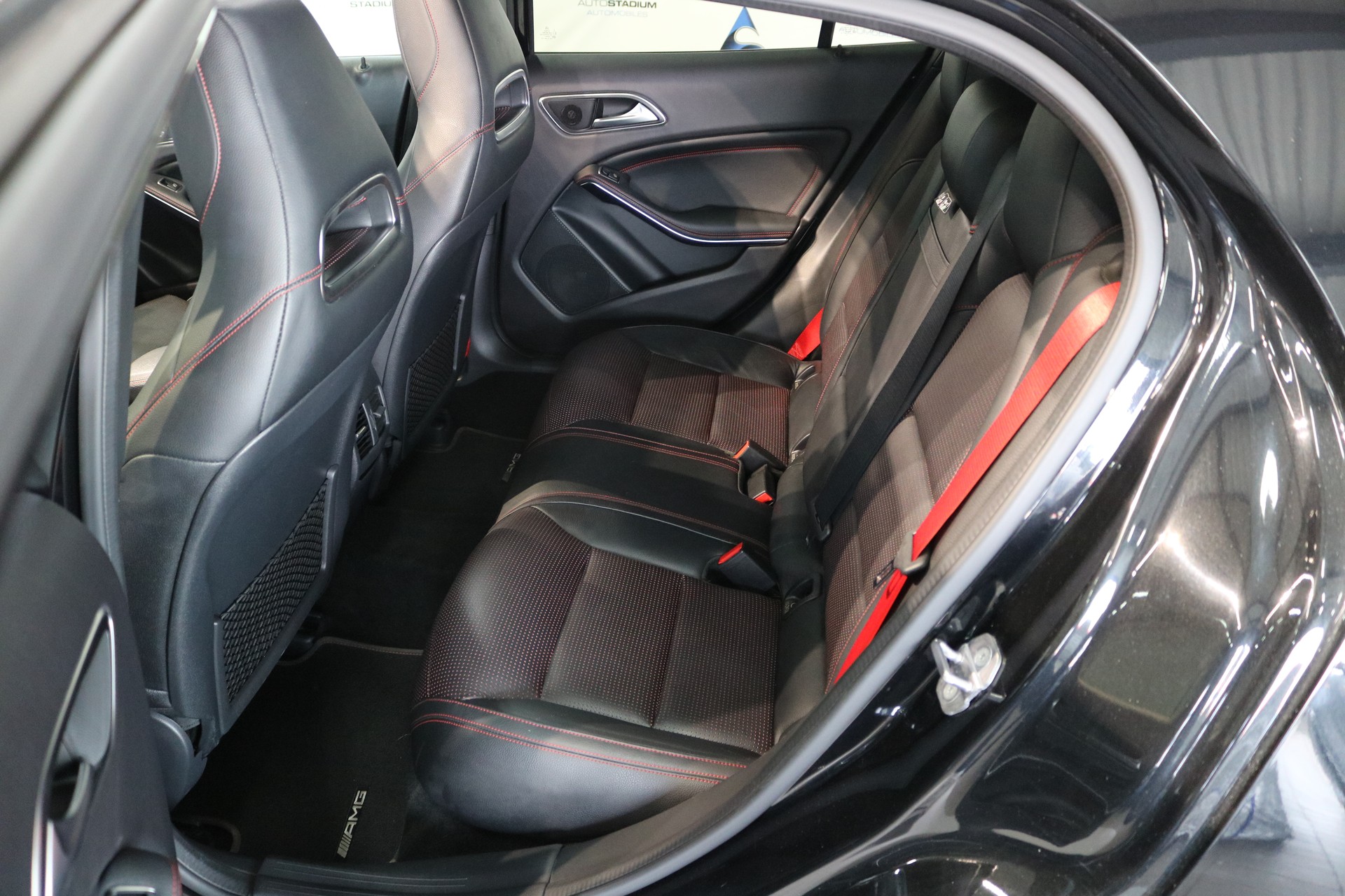 MERCEDES-BENZ GLA 45 AMG Night Edition 4Matic 7G-DCT-image-43