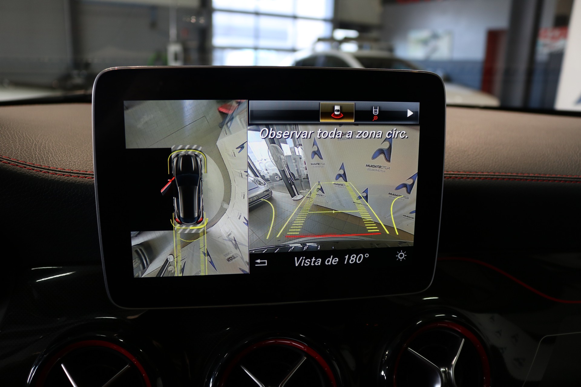 MERCEDES-BENZ GLA 45 AMG Night Edition 4Matic 7G-DCT-image-35