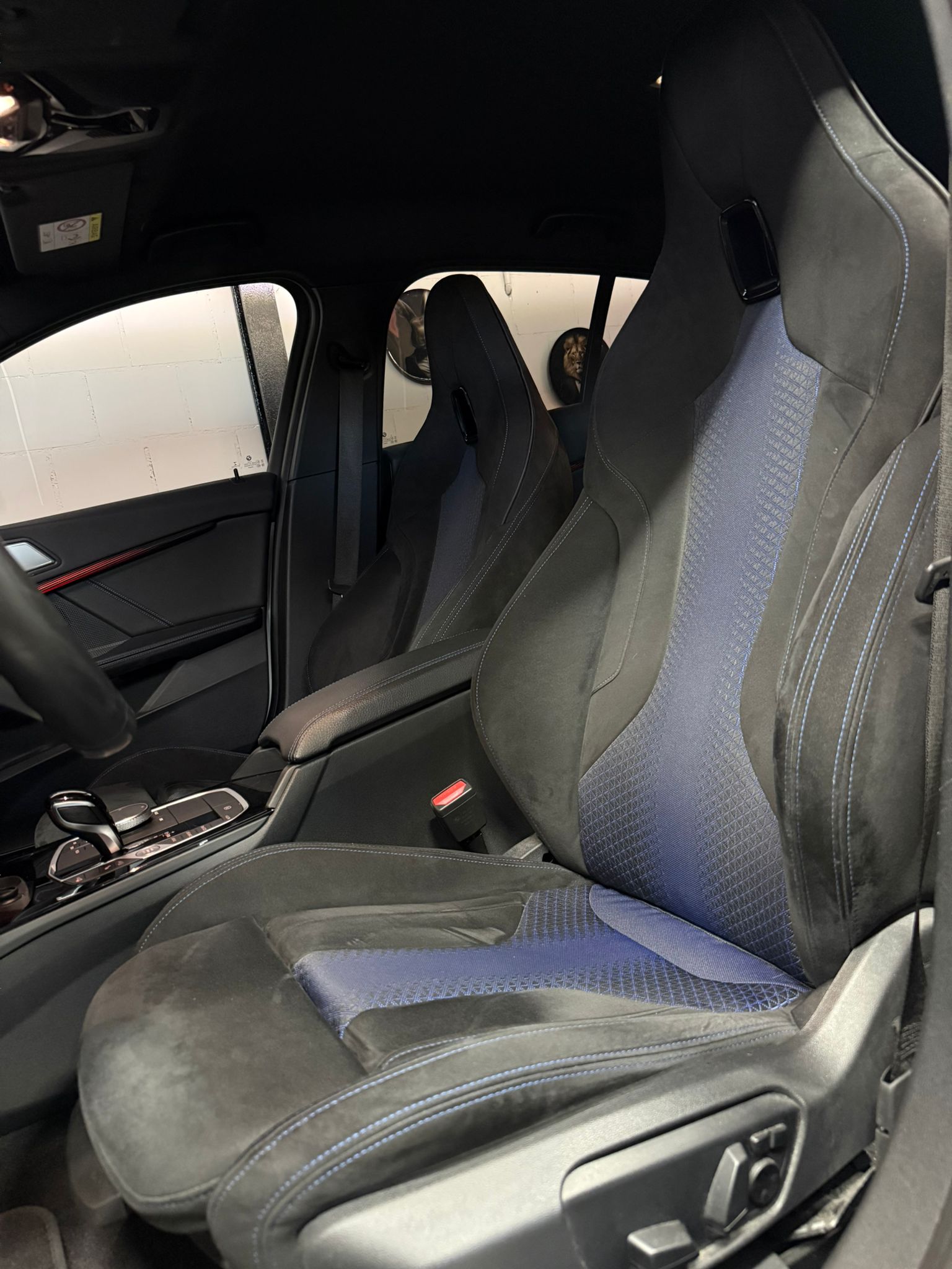 BMW 120d xDrive Steptronic M Sport-image-12