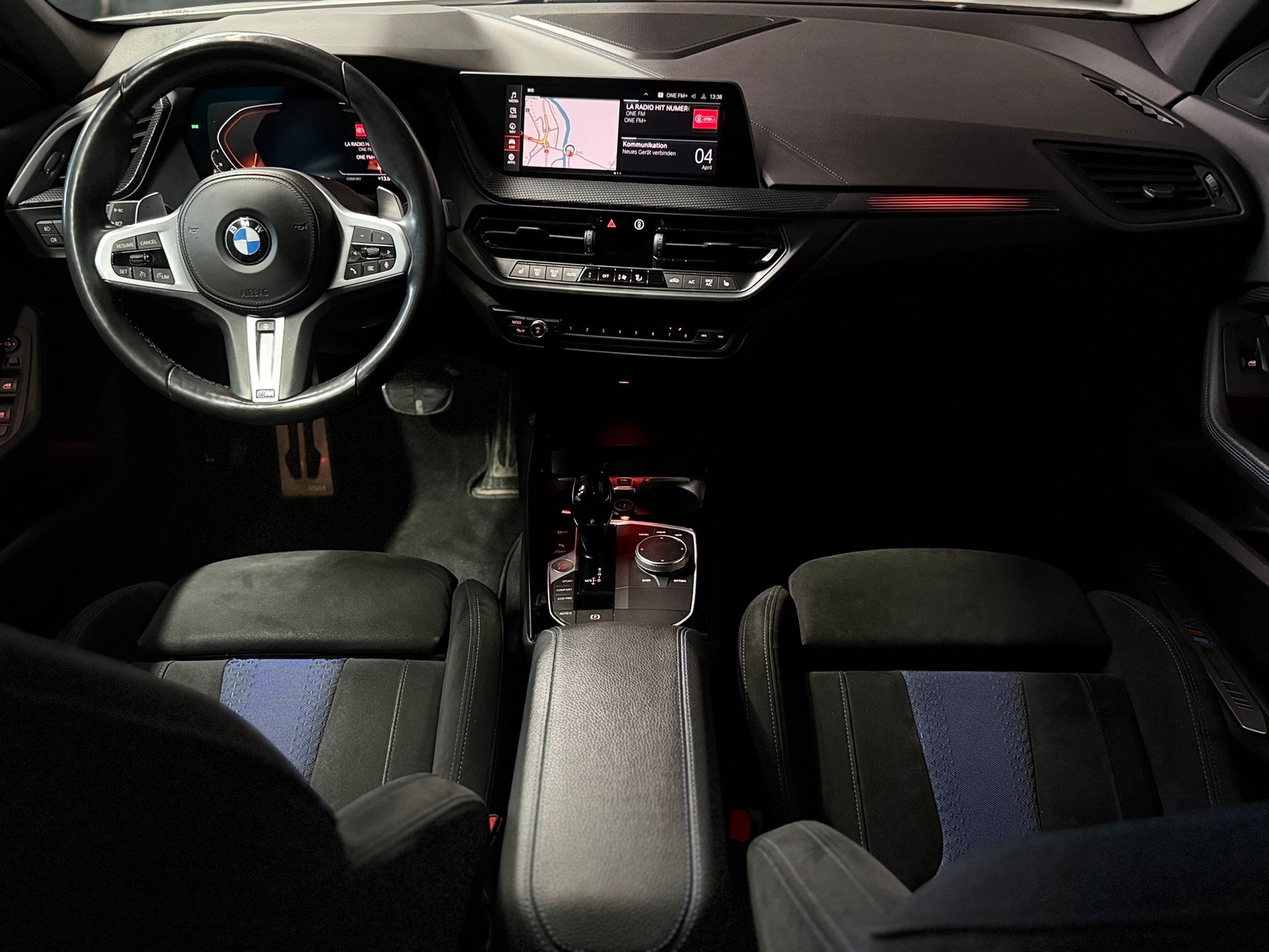 BMW 120d xDrive Steptronic M Sport-image-11