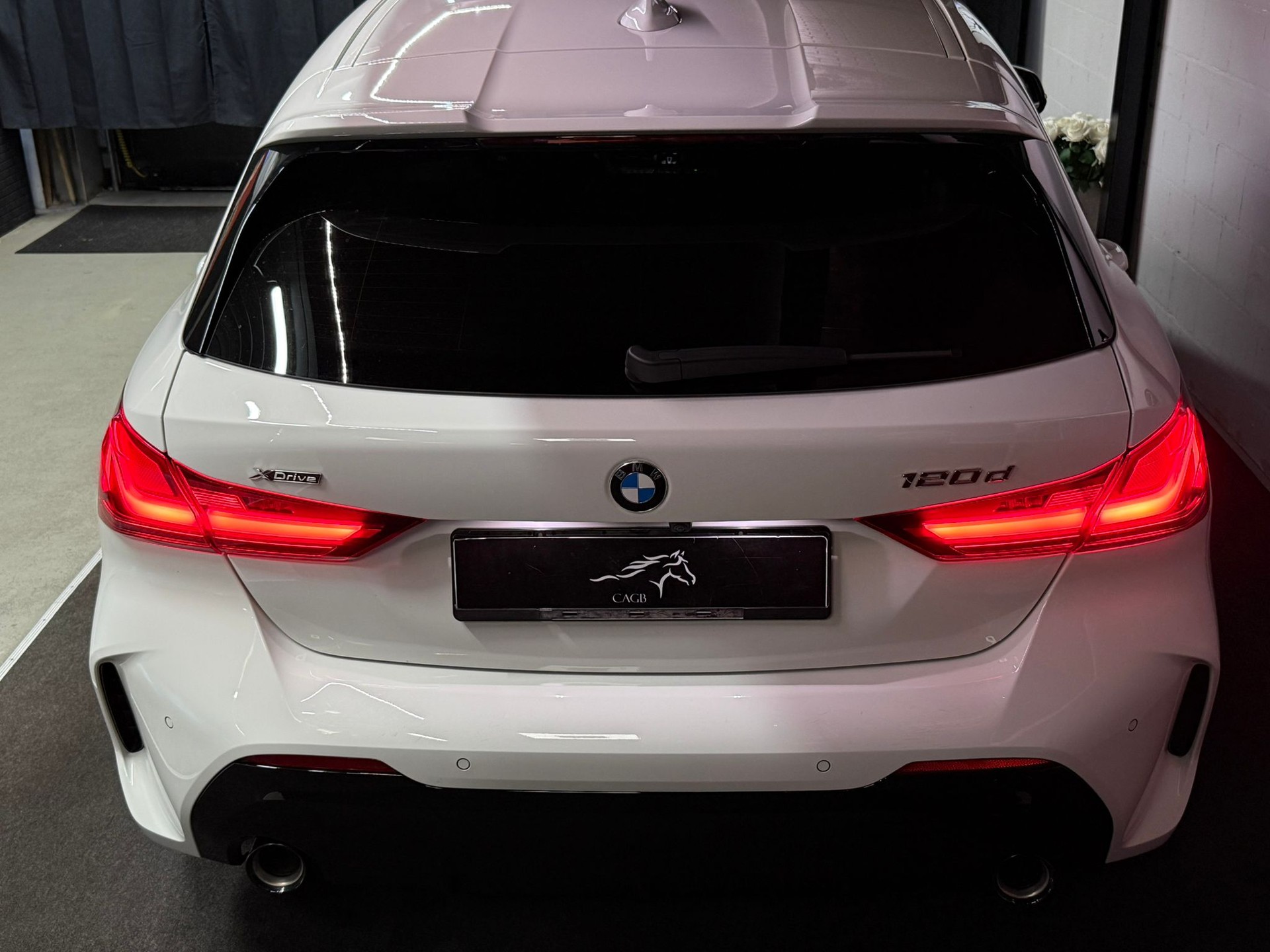 BMW 120d xDrive Steptronic M Sport-image-6