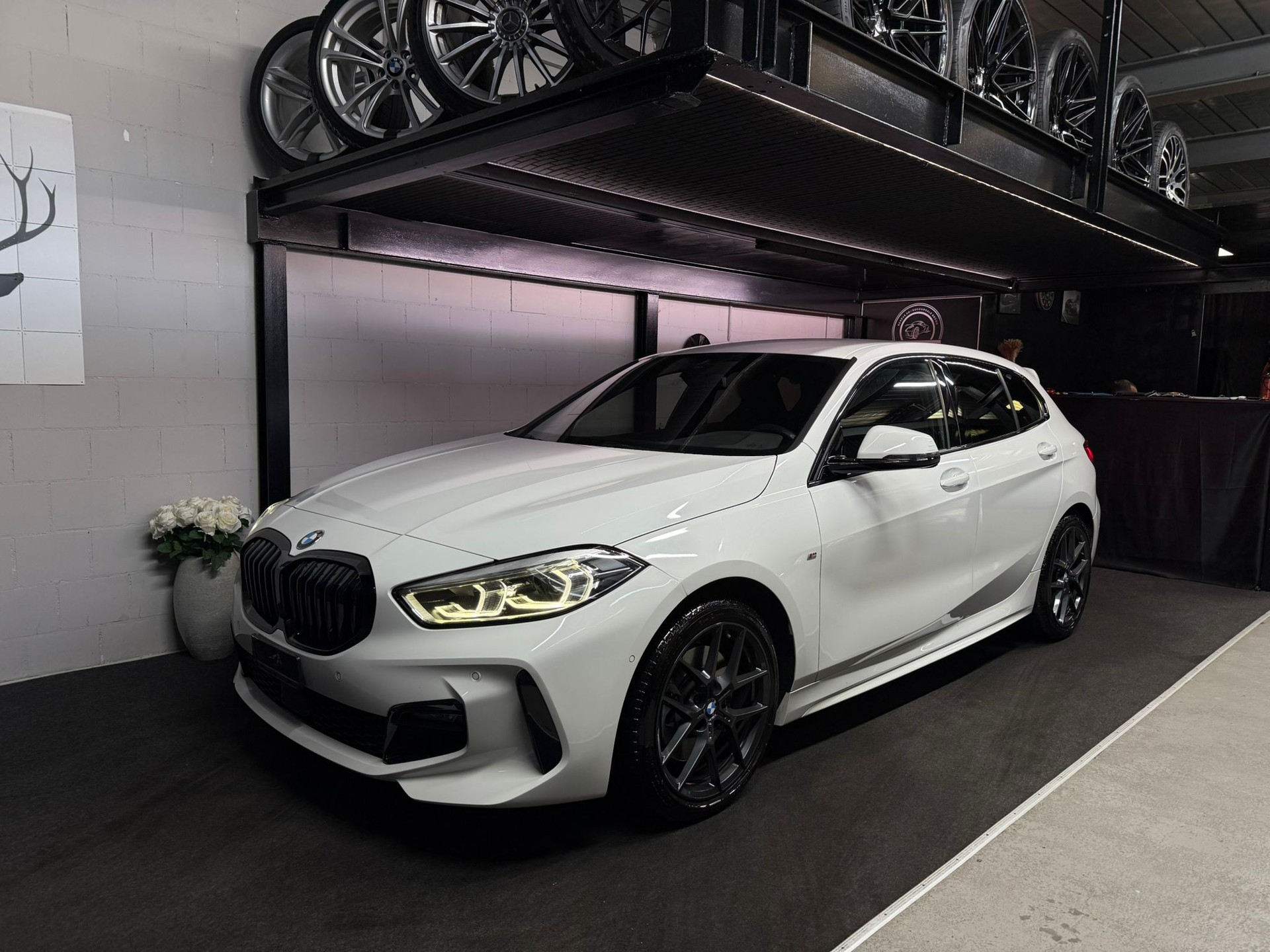 BMW 120d xDrive Steptronic M Sport-image-0