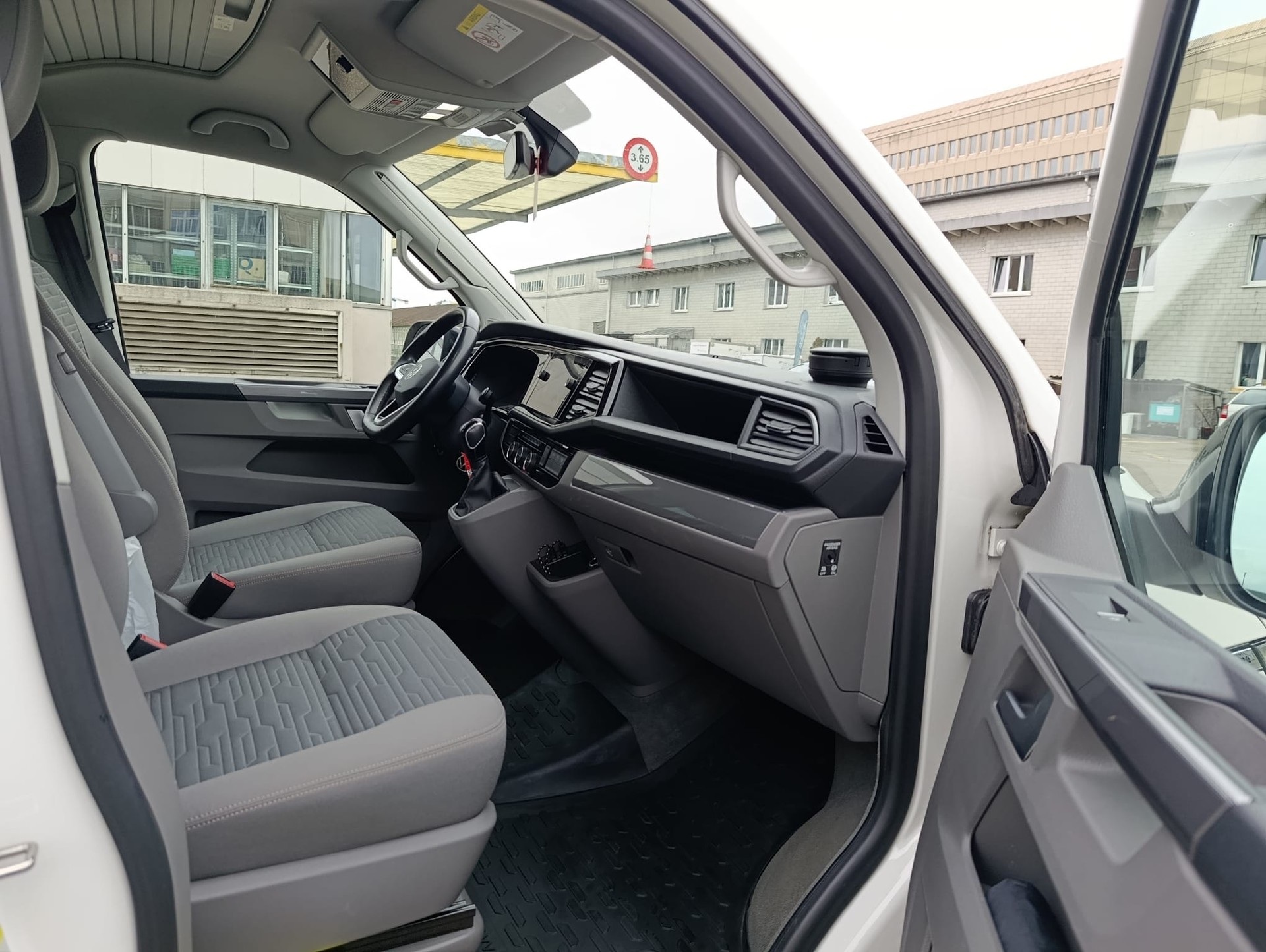 VW T6.1 Ocean Liberty ***3er E-Fahrradträger für AHK***Heckauszug***8-fach bereift***Standheizung Luft und Wasser- Zusatzheizung***-image-11