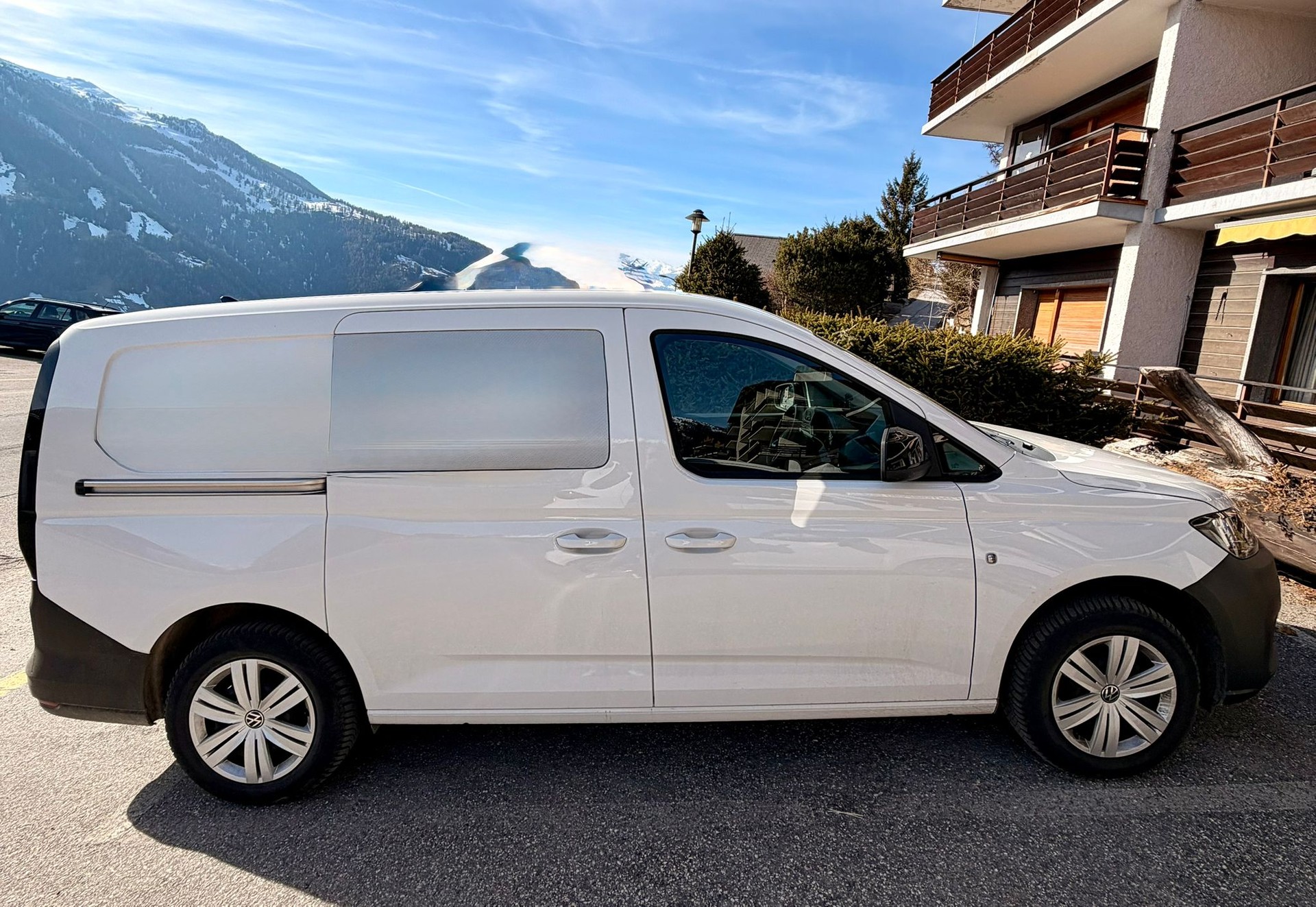 VW Caddy Cargo 1.5TSI Entry Maxi DSG-image-2
