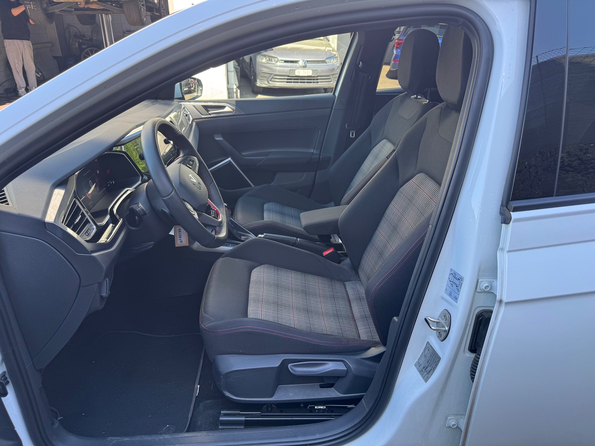 VW Polo 2.0 TSI GTI DSG-image-26