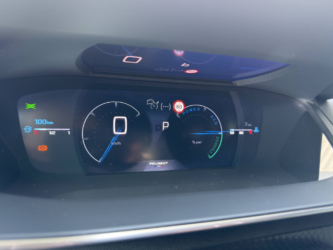PEUGEOT 208 1.2 Hybrid 145 GT-image-8