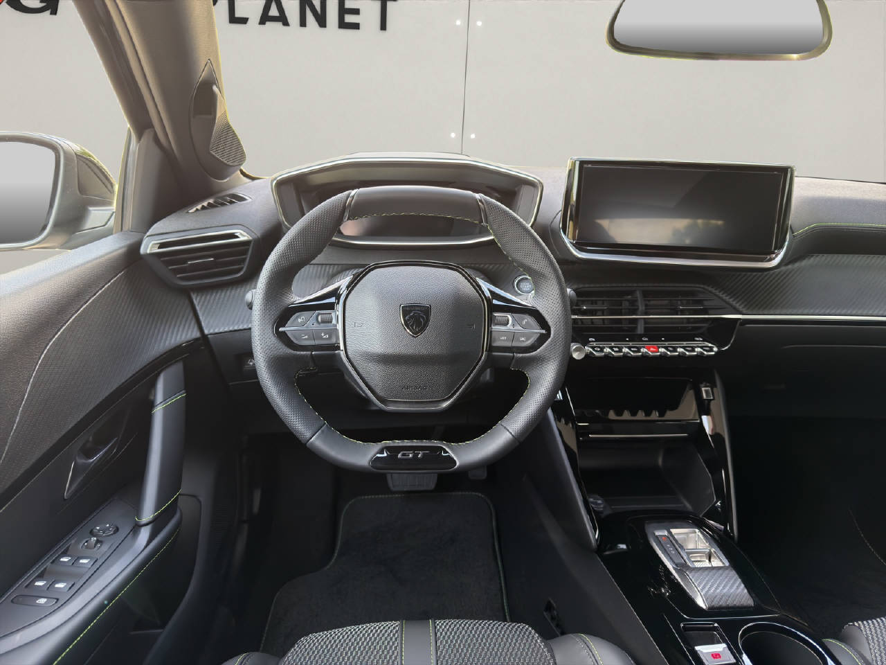 PEUGEOT 208 1.2 Hybrid 145 GT-image-4