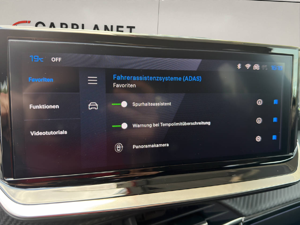PEUGEOT 208 1.2 Hybrid 145 GT-image-12