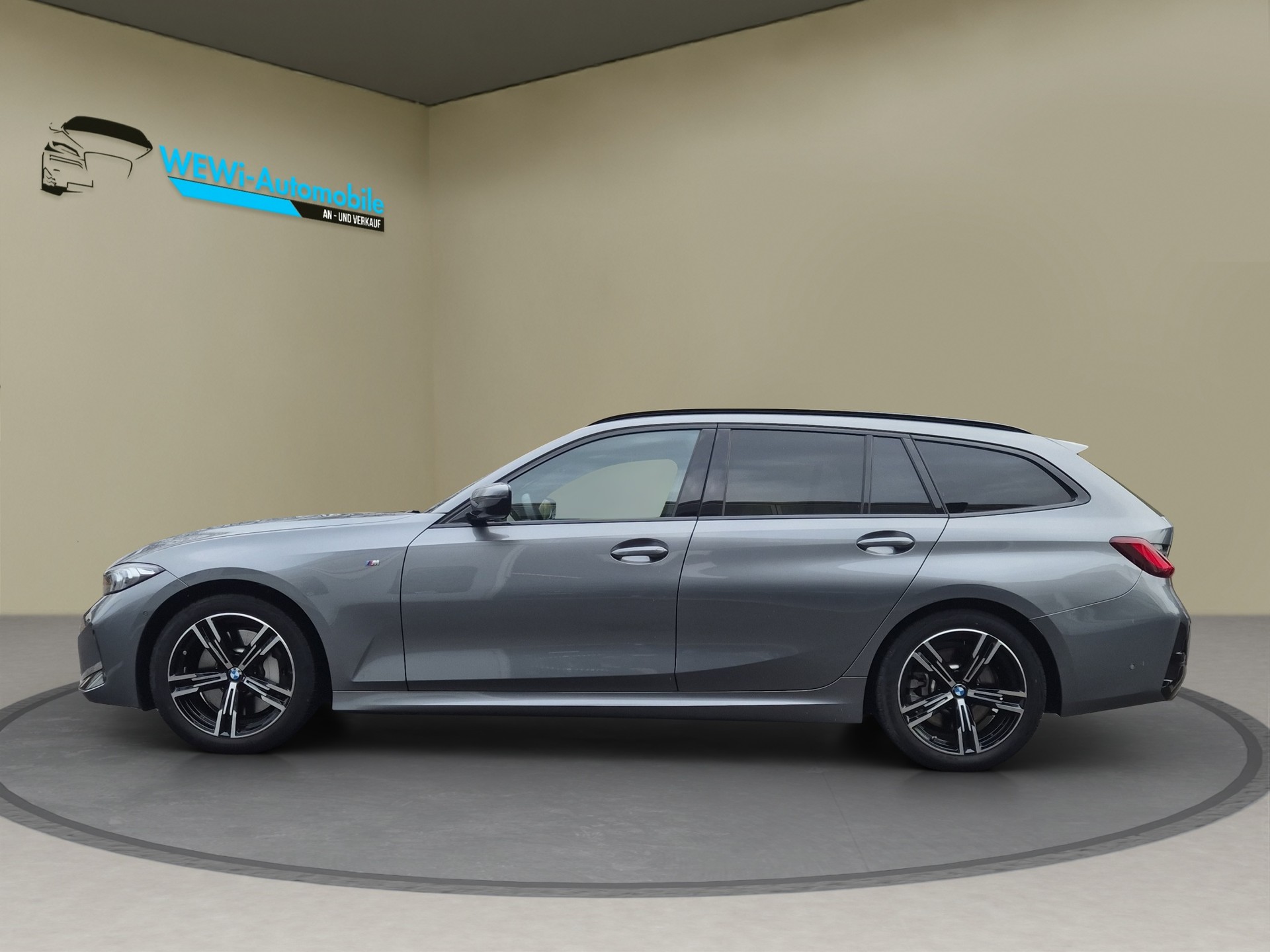 BMW 330i Touring xDrive Steptronic M Sport-image-3