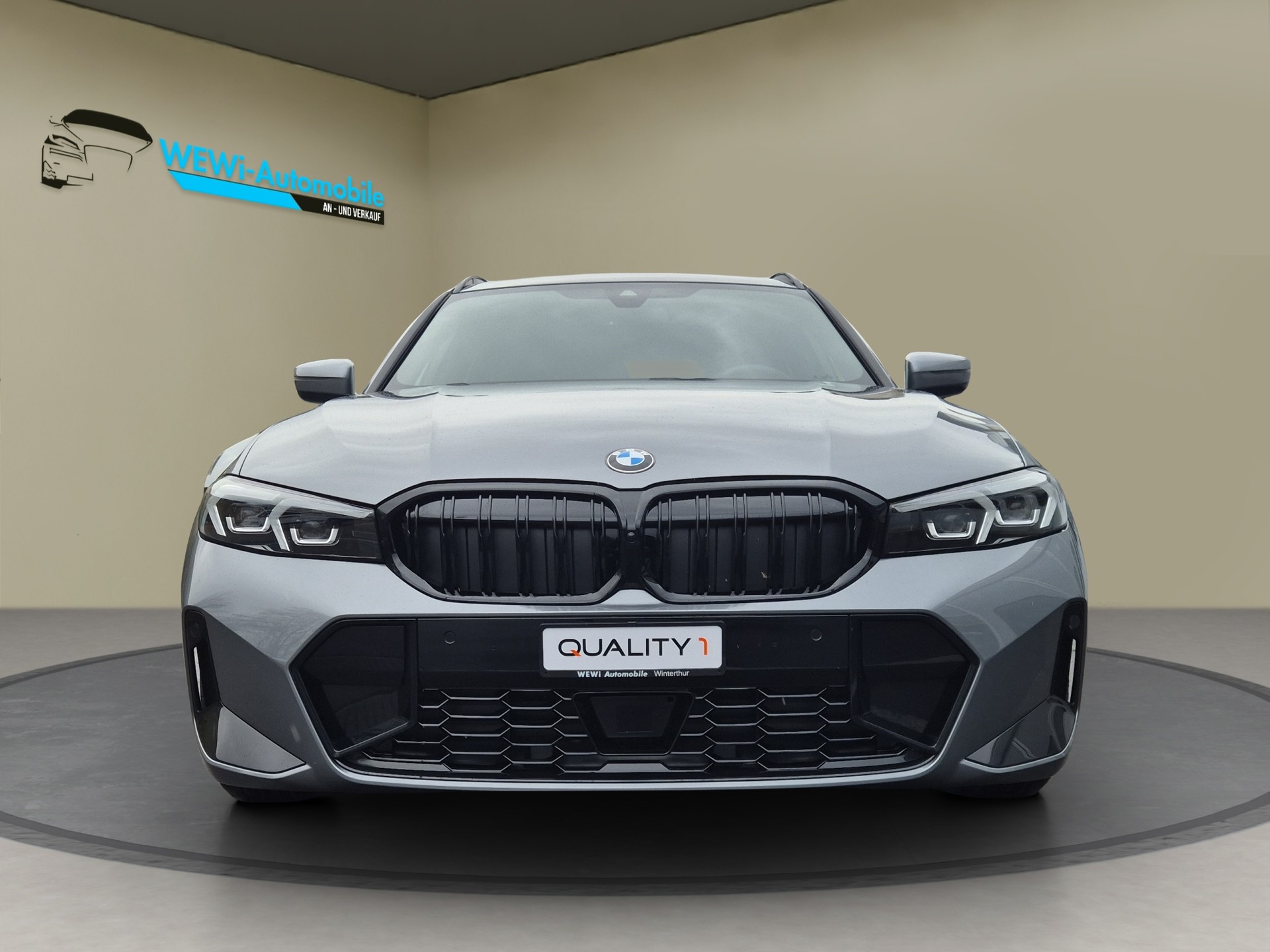 BMW 330i Touring xDrive Steptronic M Sport-image-1