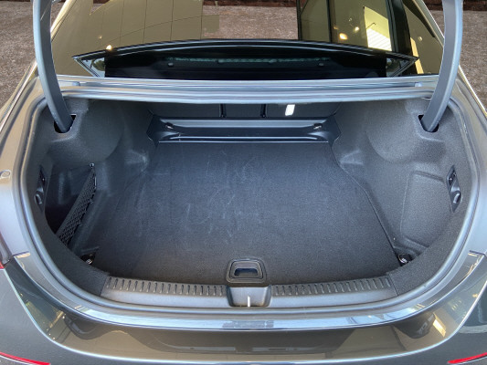MERCEDES-BENZ E 200 9G-Tronic 4Matic-image-6