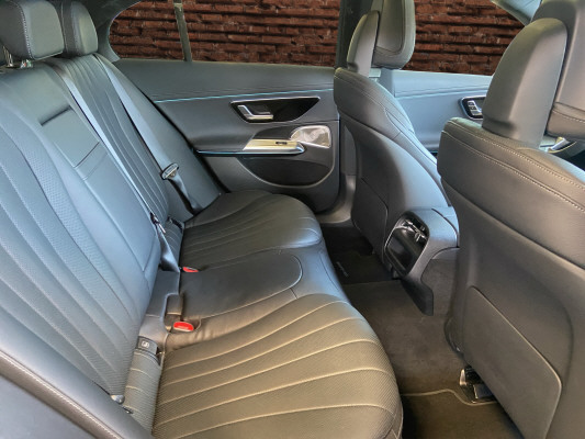 MERCEDES-BENZ E 200 9G-Tronic 4Matic-image-12