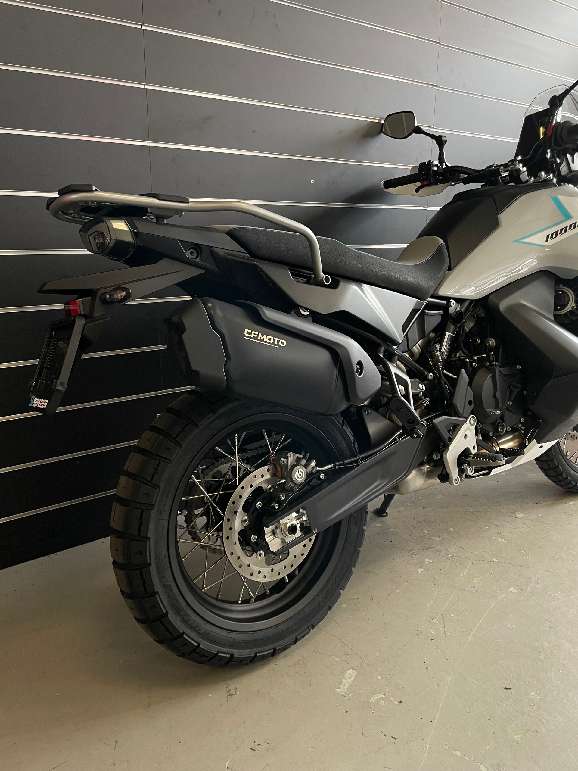 CF MOTO 1000 MT-X-showroom-element-3