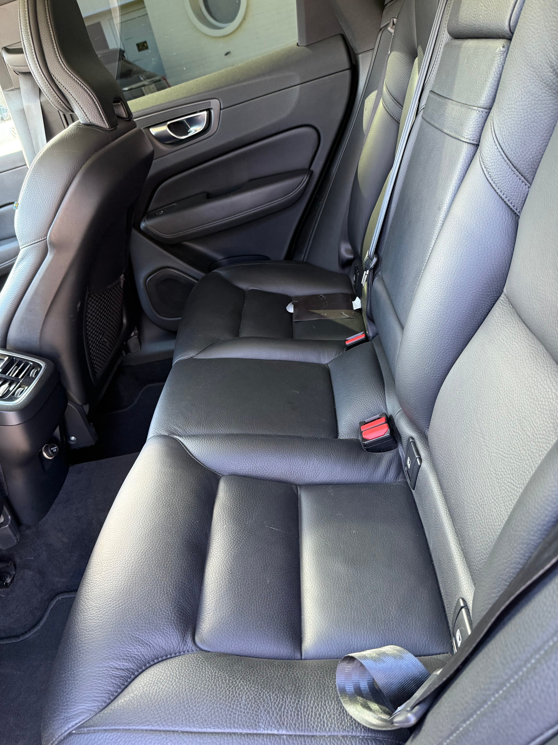 VOLVO XC60 B5 Diesel Mild Hybrid AWD Inscription Geartronic-image-6
