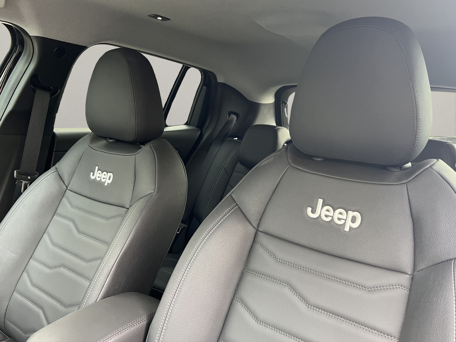 JEEP Avenger Summit-image-12
