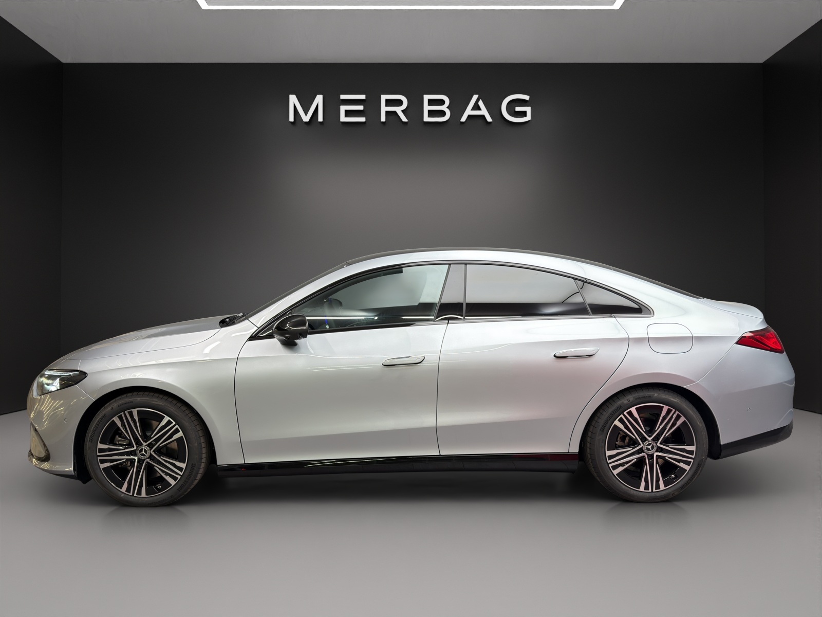 MERCEDES-BENZ CLA 220 4MATIC-image-2