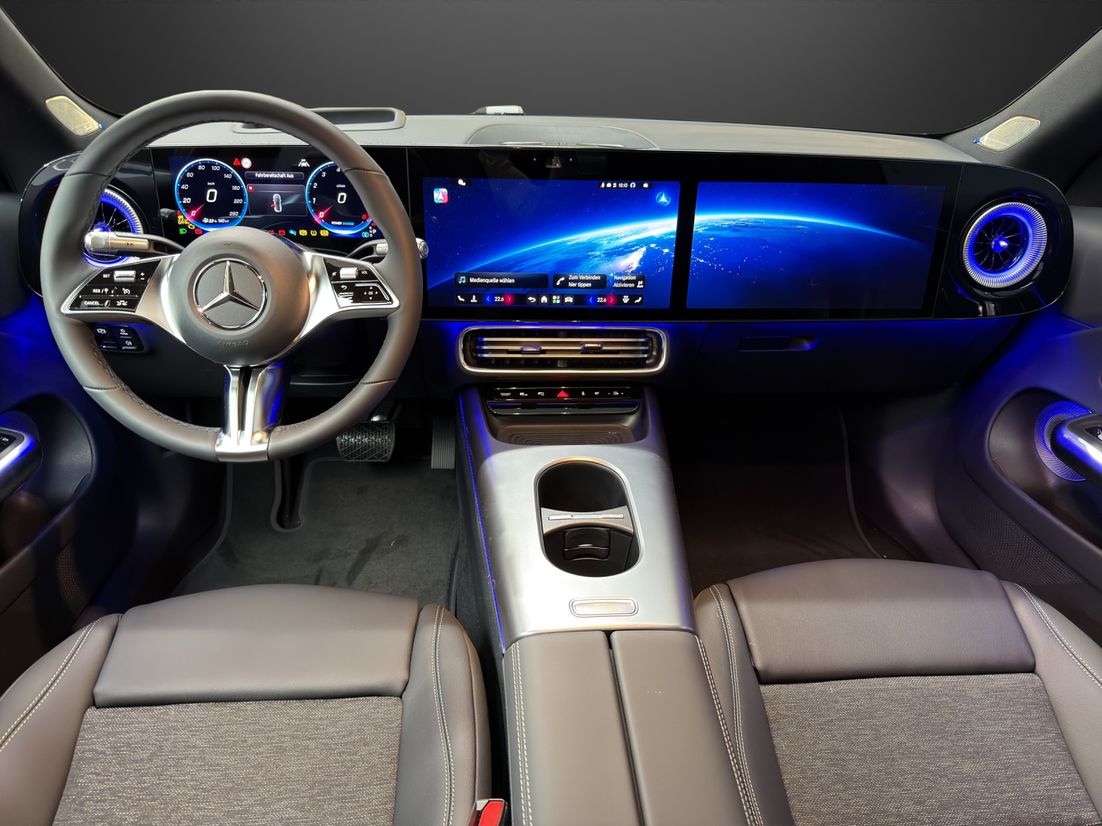 MERCEDES-BENZ CLA 220 4MATIC-image-4