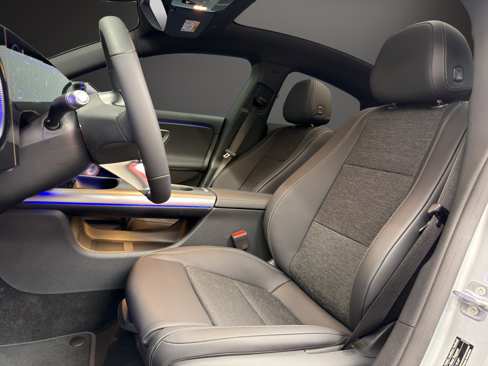MERCEDES-BENZ CLA 220 4MATIC-image-7