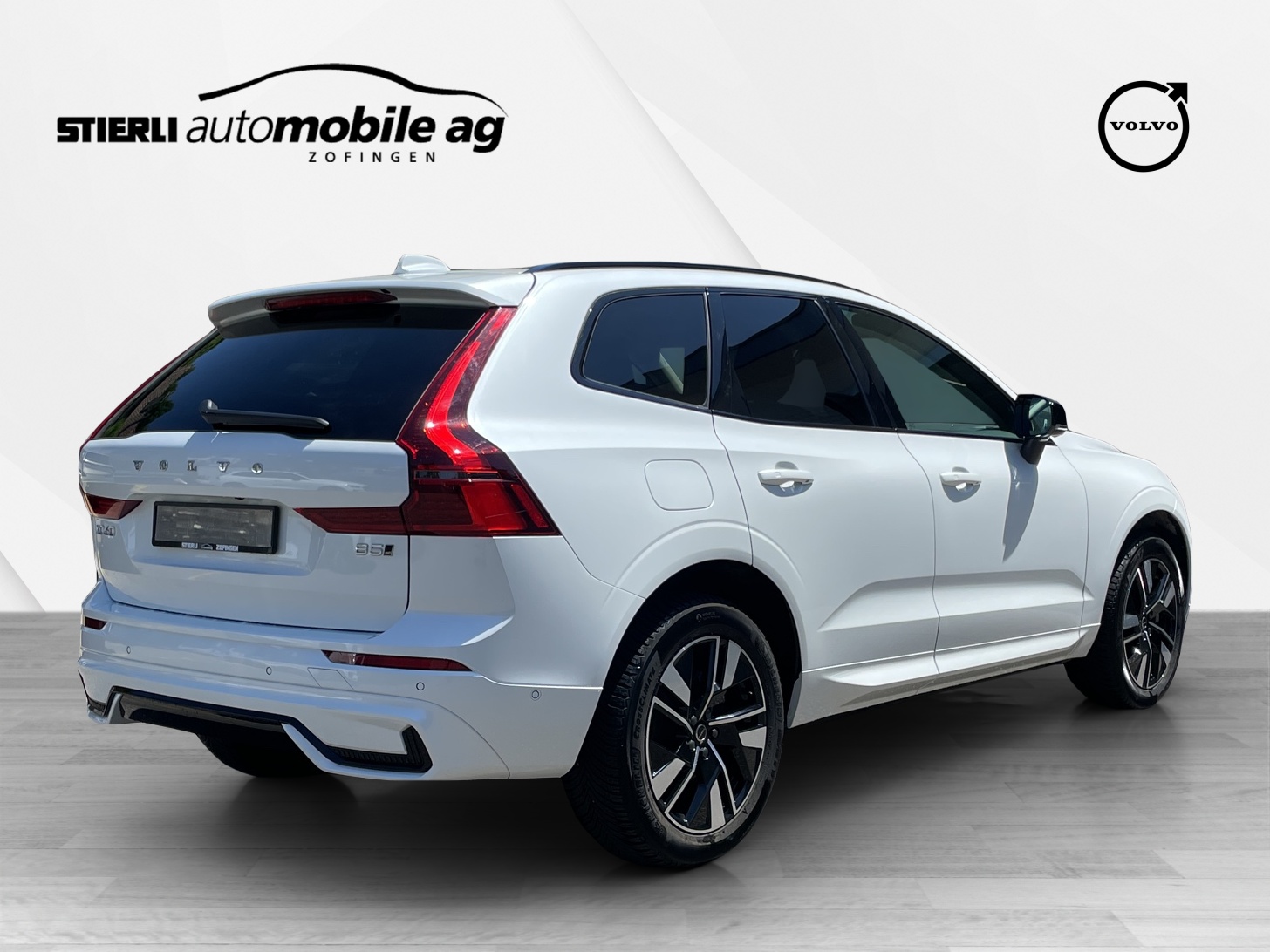 VOLVO XC60 2.0 B5 MH Plus Dark AWD-image-4
