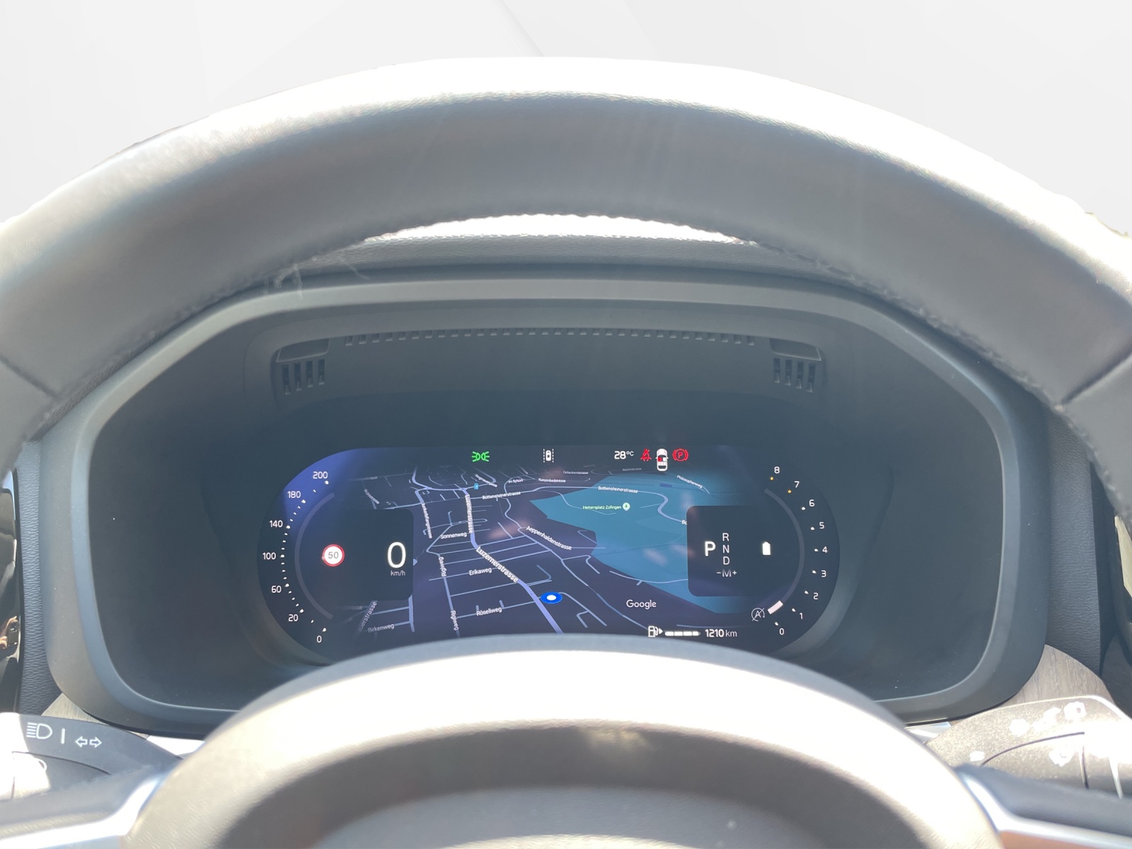 VOLVO XC60 2.0 B5 MH Plus Dark AWD-image-15