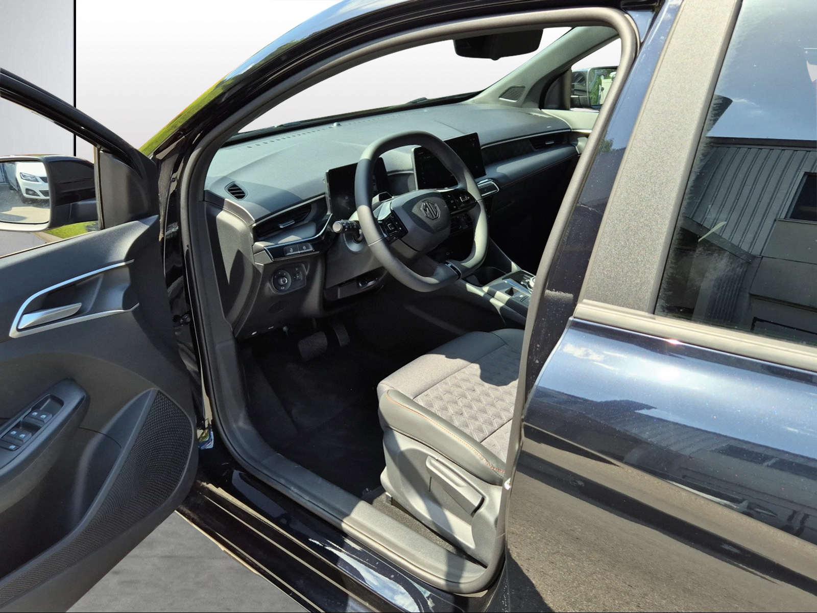 MG 3 1.5 Hybrid Luxury-image-5