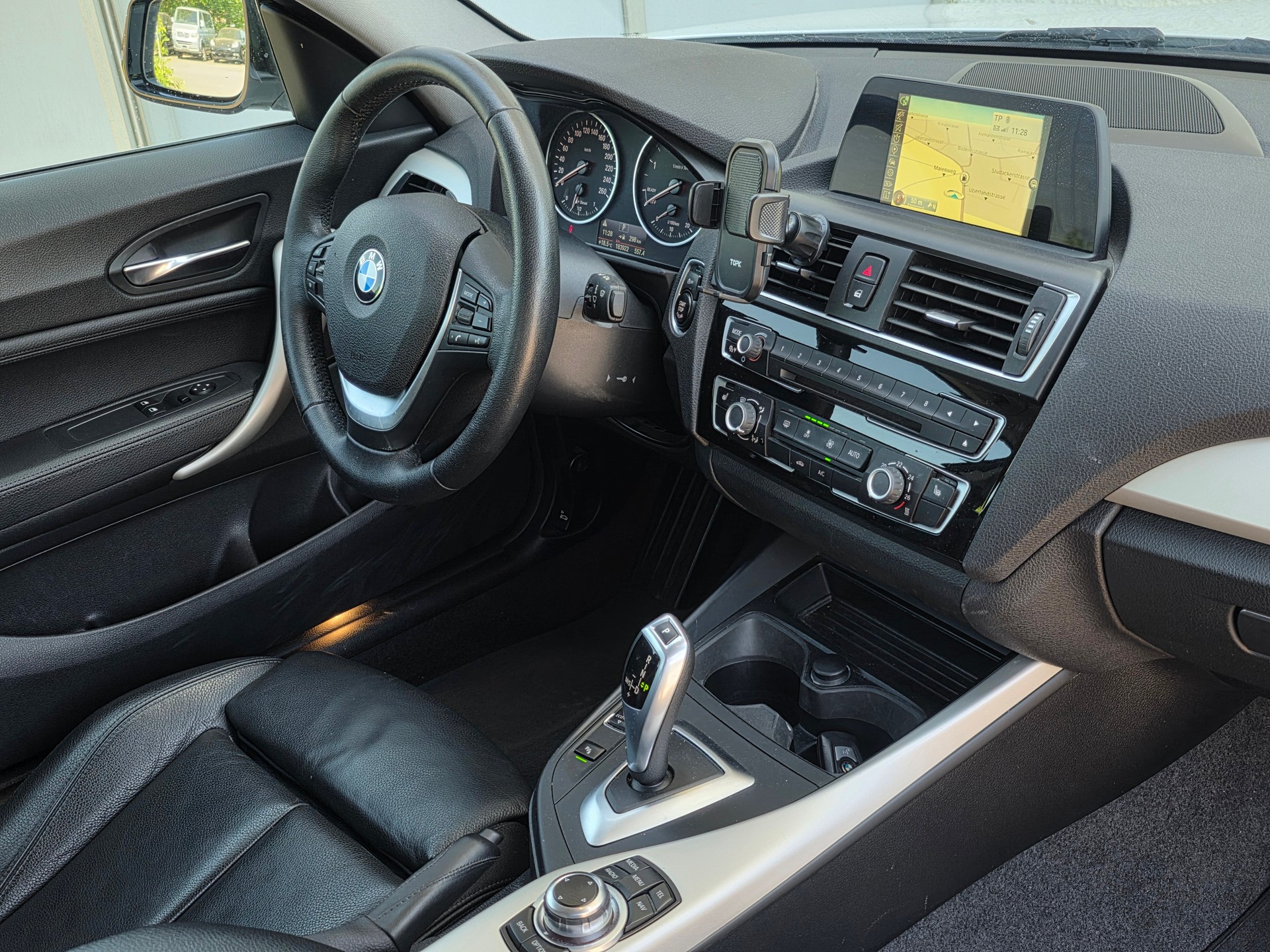 BMW 120d Steptronic * Frisch ab MFK & Service *-image-9