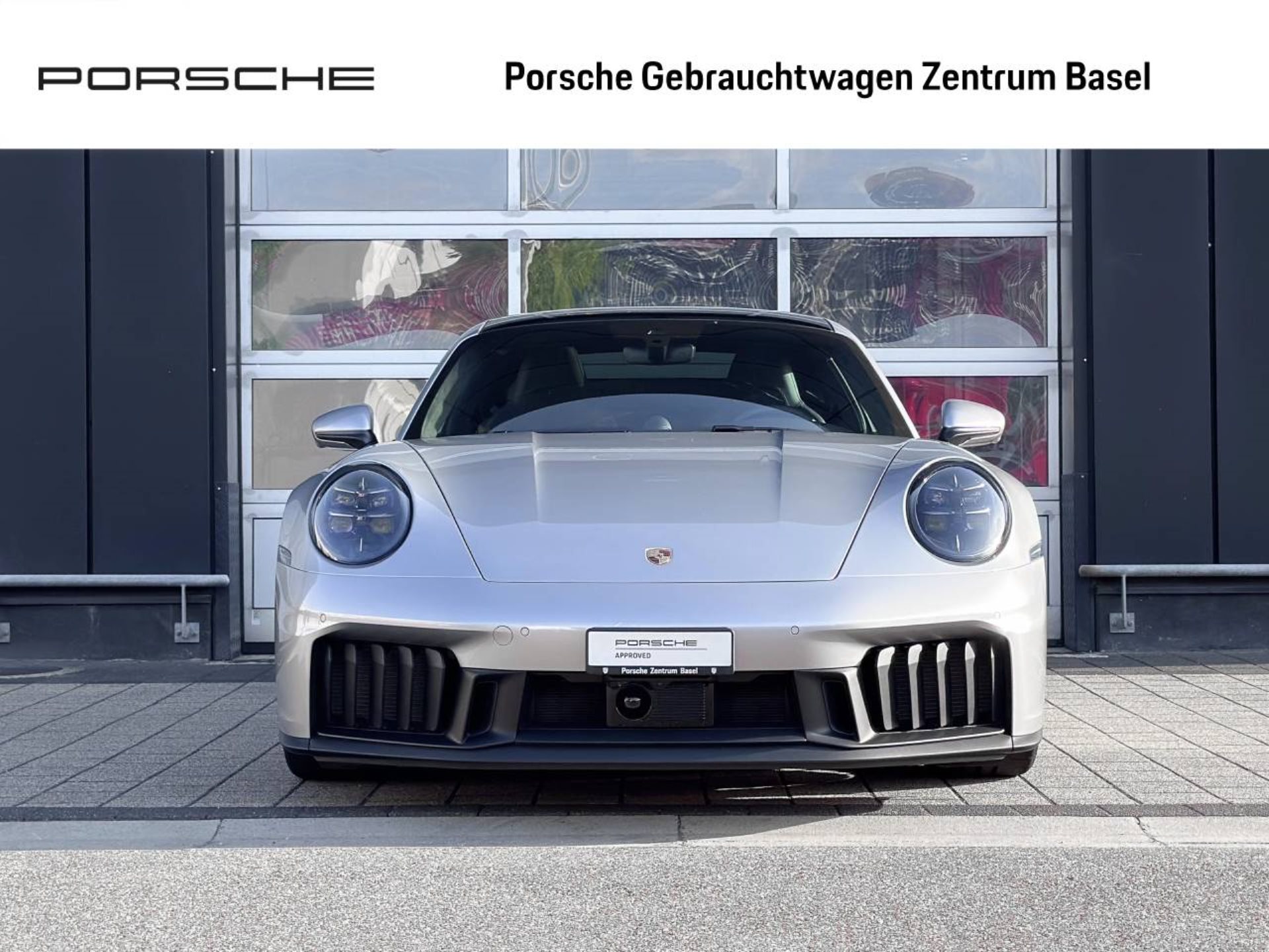PORSCHE 911 Carrera 4 GTS-image-7