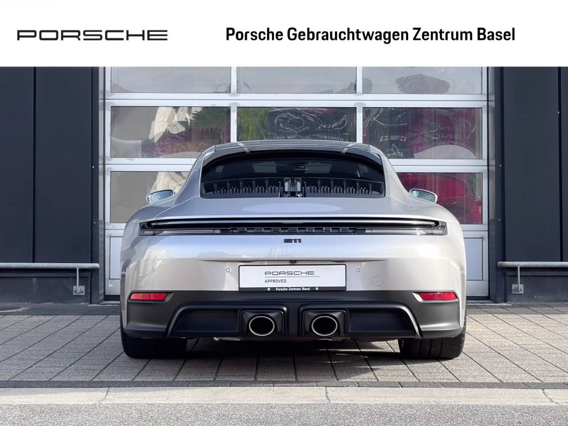 PORSCHE 911 Carrera 4 GTS-image-6