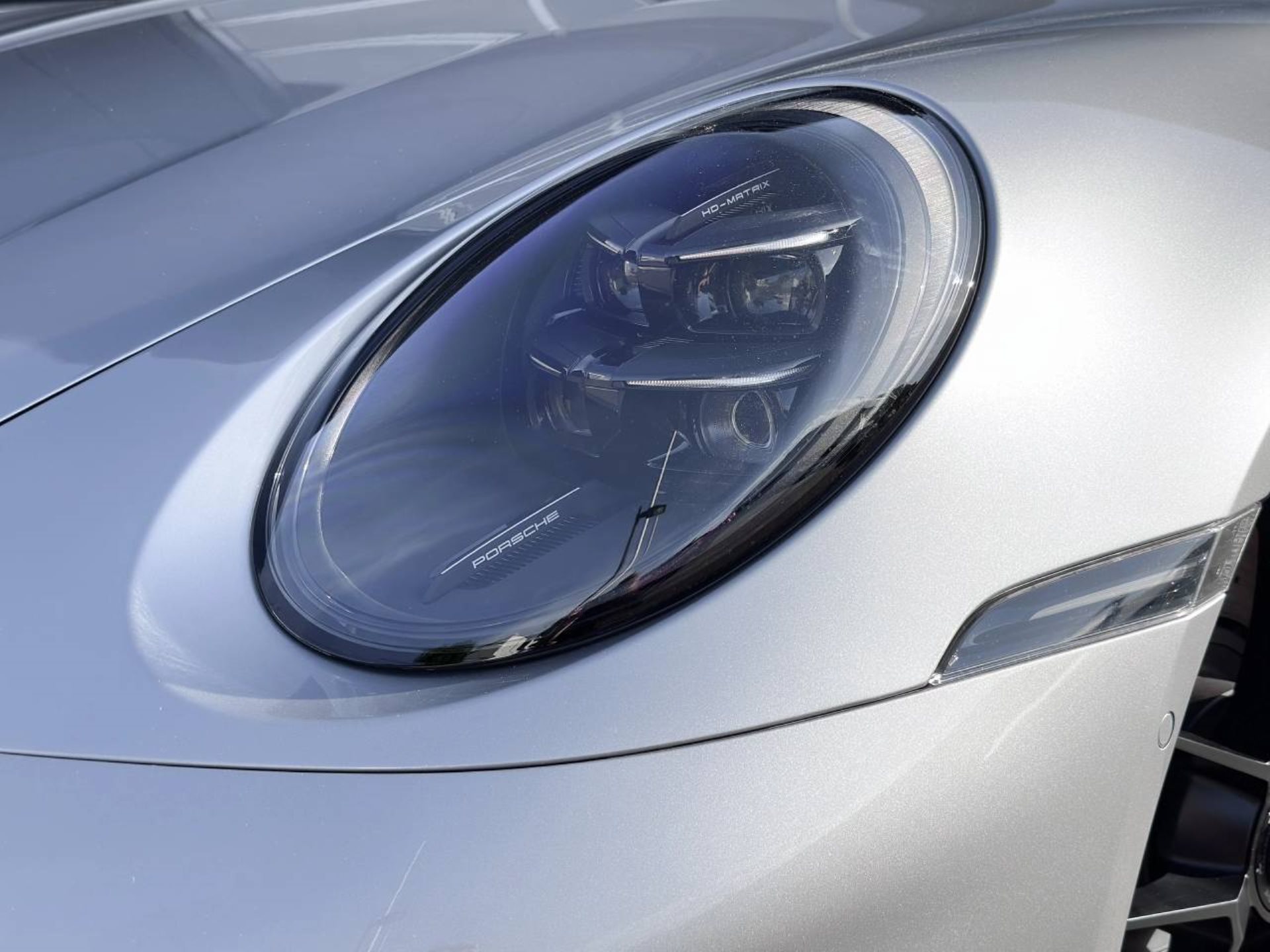 PORSCHE 911 Carrera 4 GTS-image-13