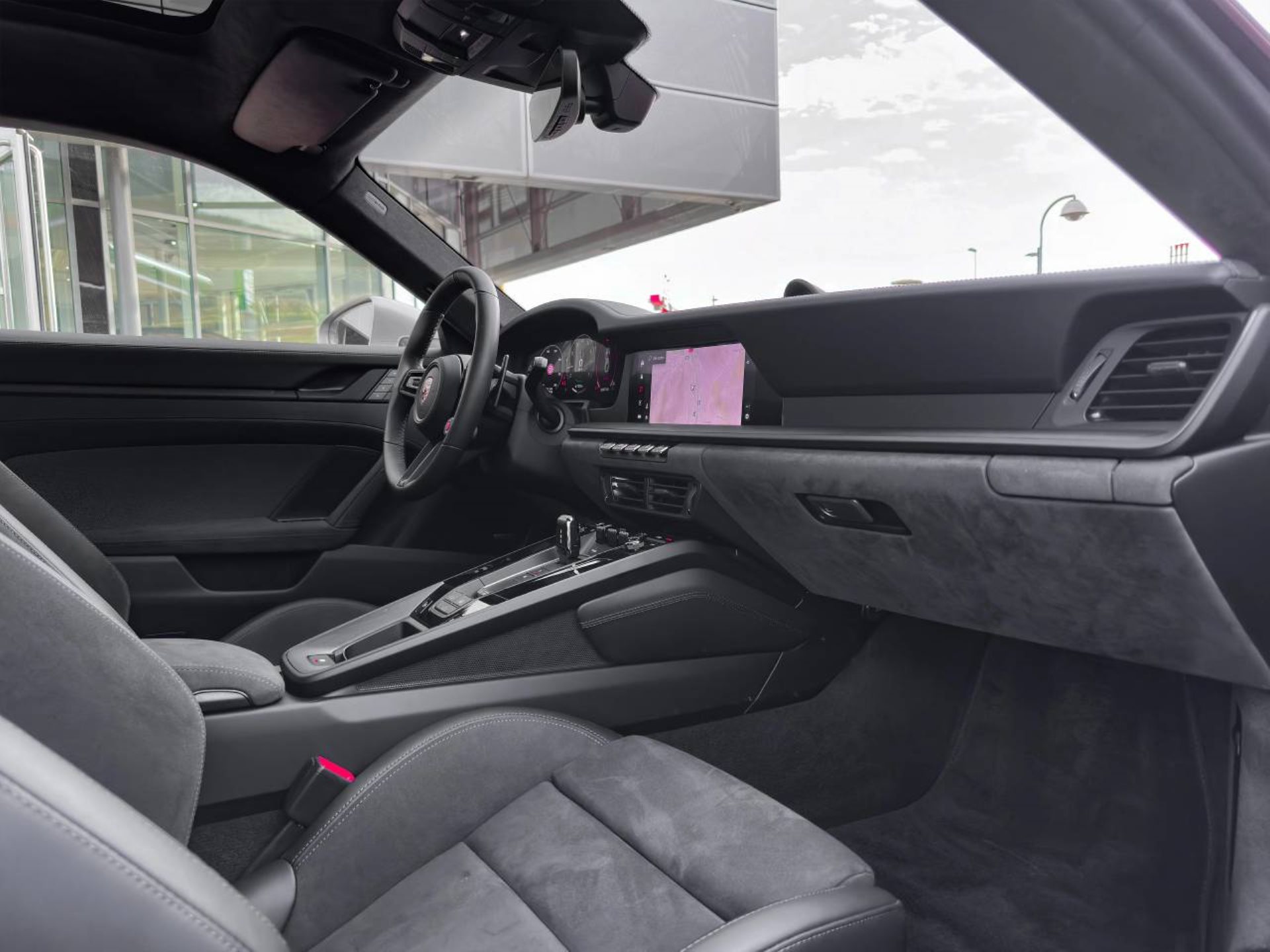 PORSCHE 911 Carrera 4 GTS-image-20