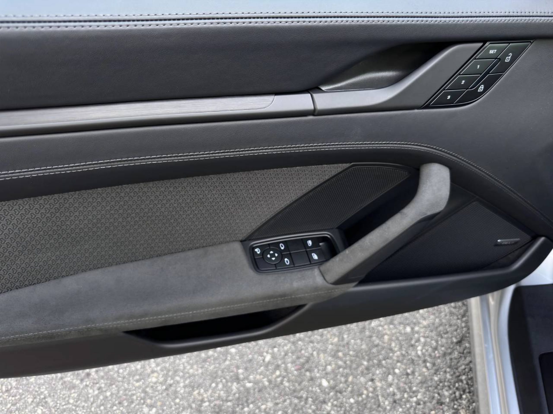 PORSCHE 911 Carrera 4 GTS-image-16