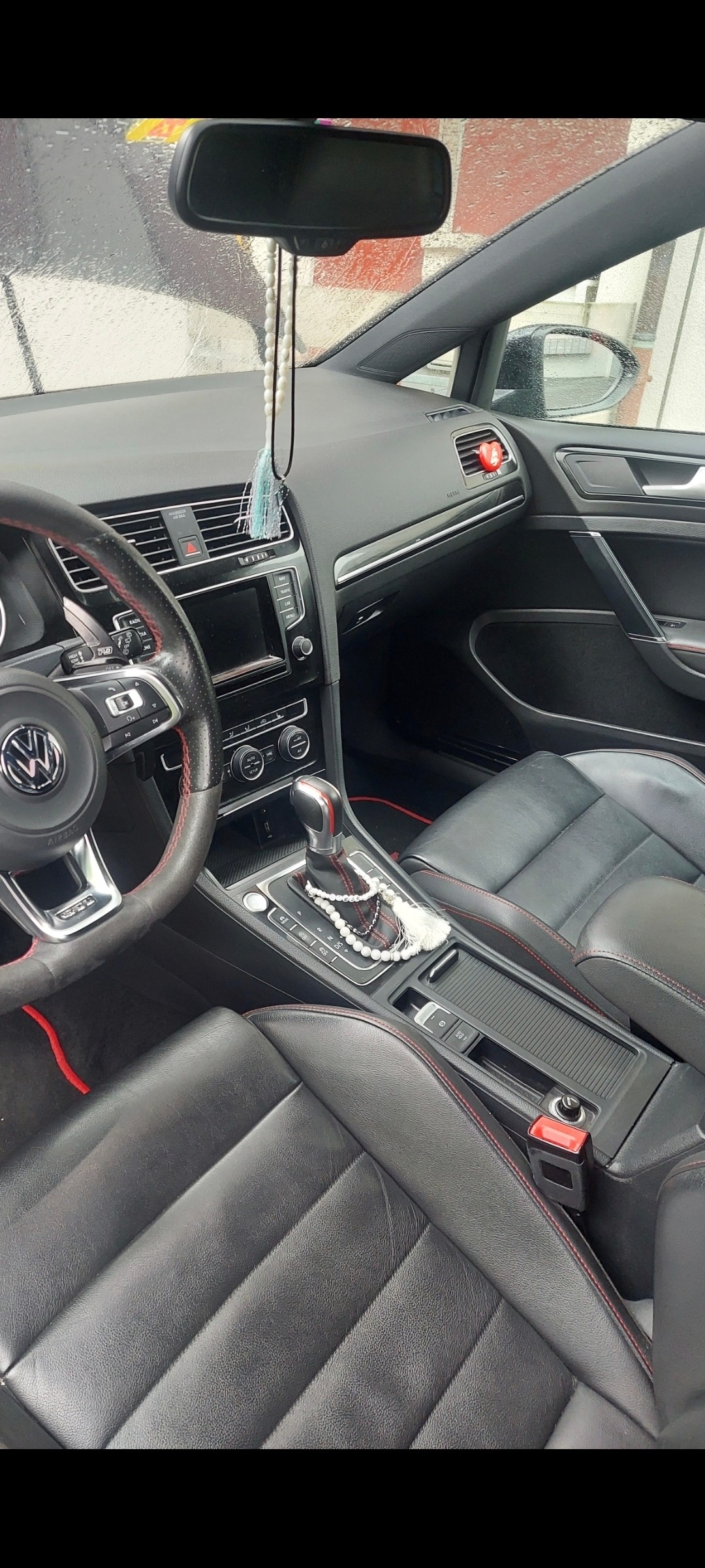 VW Gti-image-3