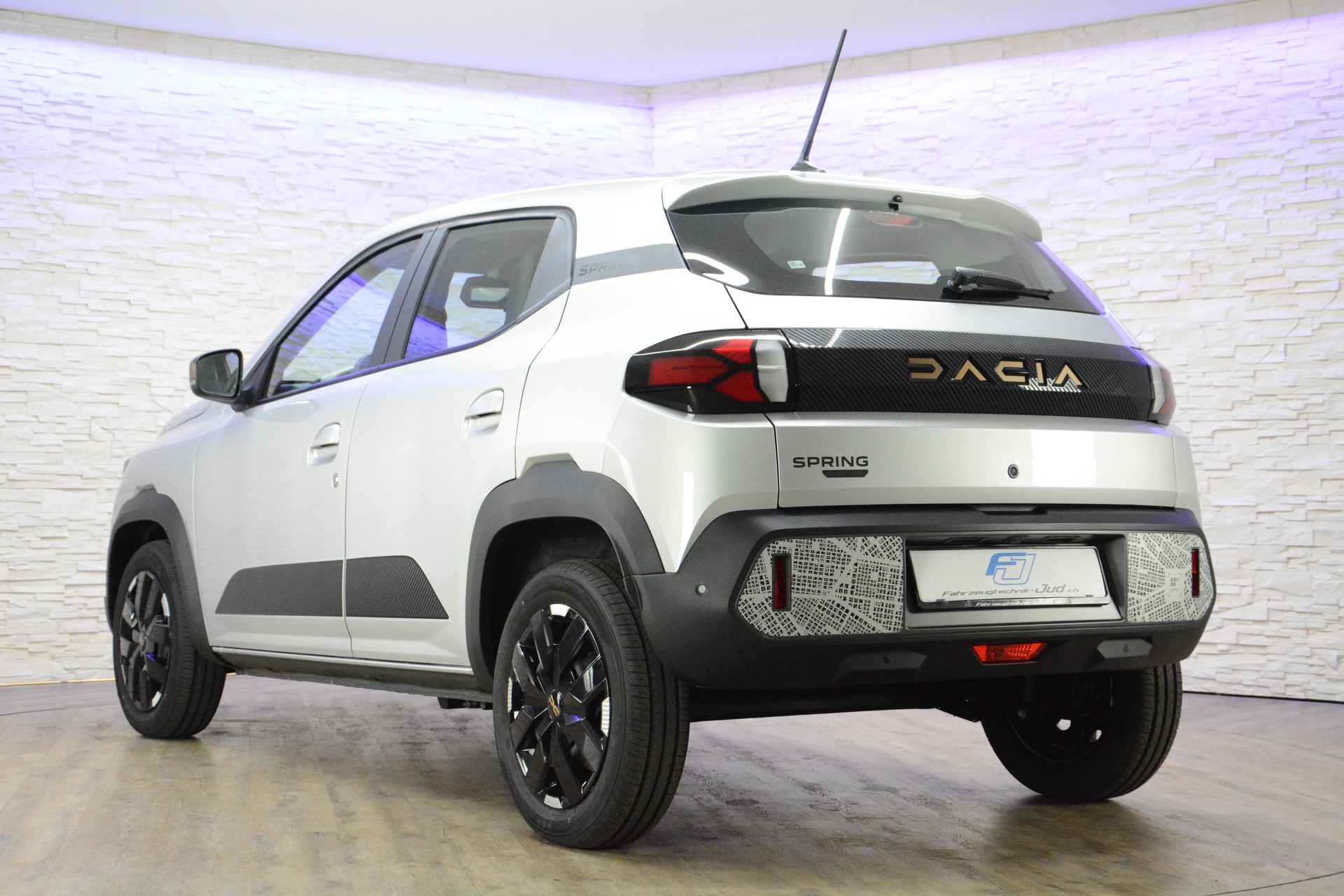 DACIA Spring Extreme *CCS-Ladeanschluss*-image-5