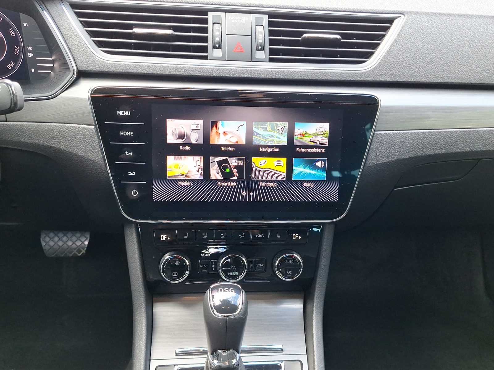 SKODA Superb Combi 2.0 TDI Style DSG-image-8
