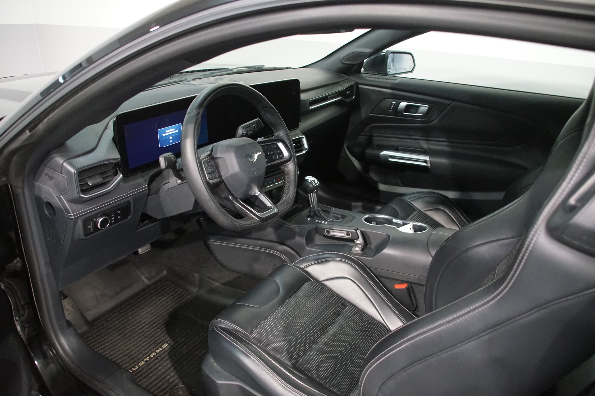 FORD Mustang Fastback 5.0 V8 GT Automat Canada-image-9
