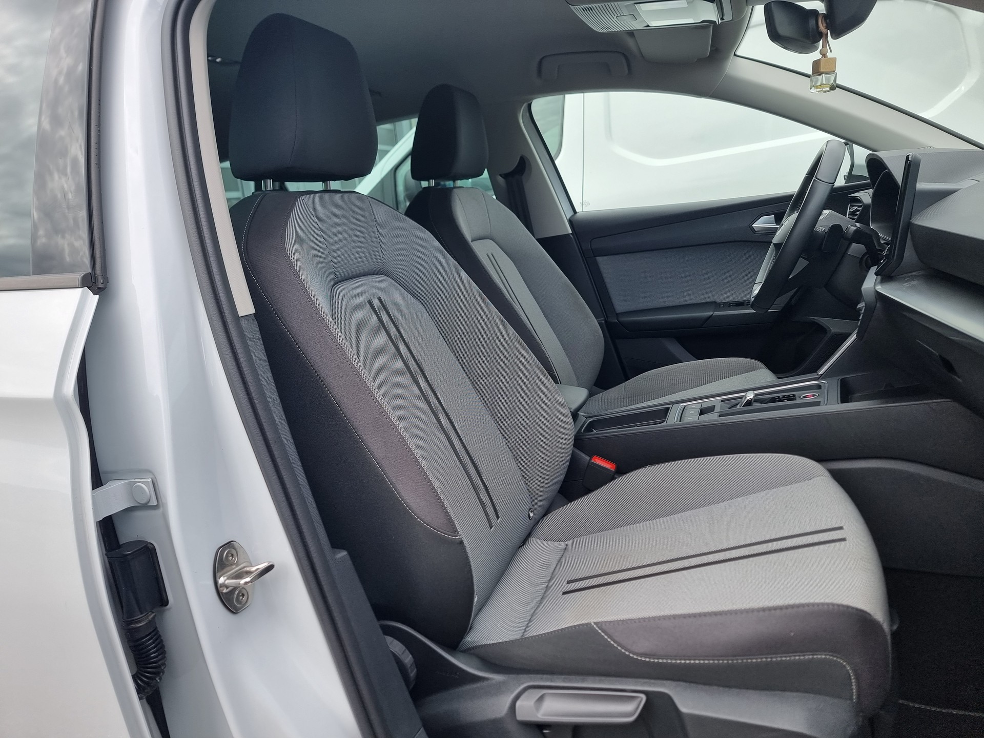 SEAT Leon ST 2.0 TDI EVO DSG StyleAB SERVICE & FRISCH MFK!! *8x Bereift*Prädiktive automatische Distanzregelung (ACC)-image-9