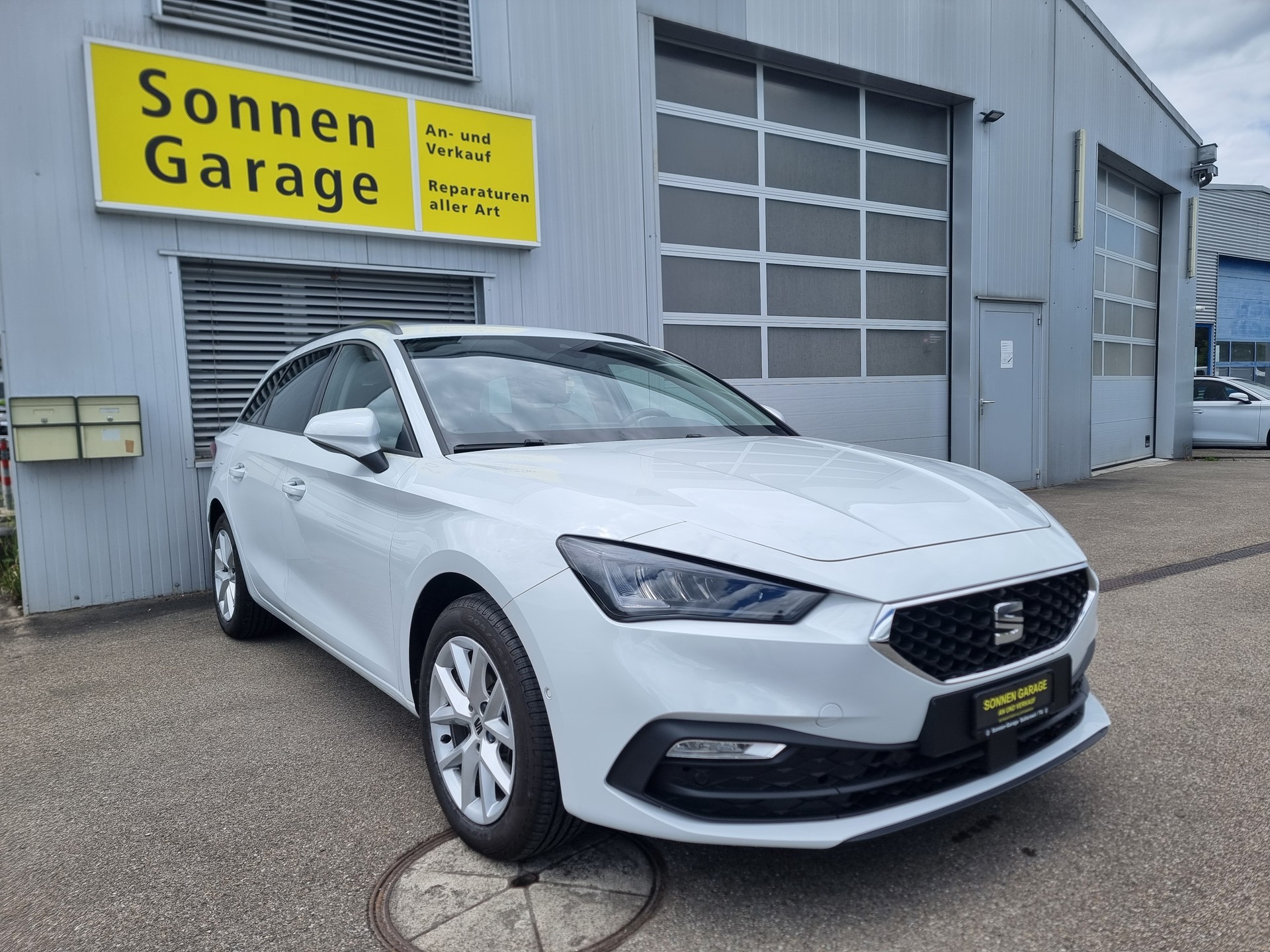 SEAT Leon ST 2.0 TDI EVO DSG StyleAB SERVICE & FRISCH MFK!! *8x Bereift*Prädiktive automatische Distanzregelung (ACC)-image-0