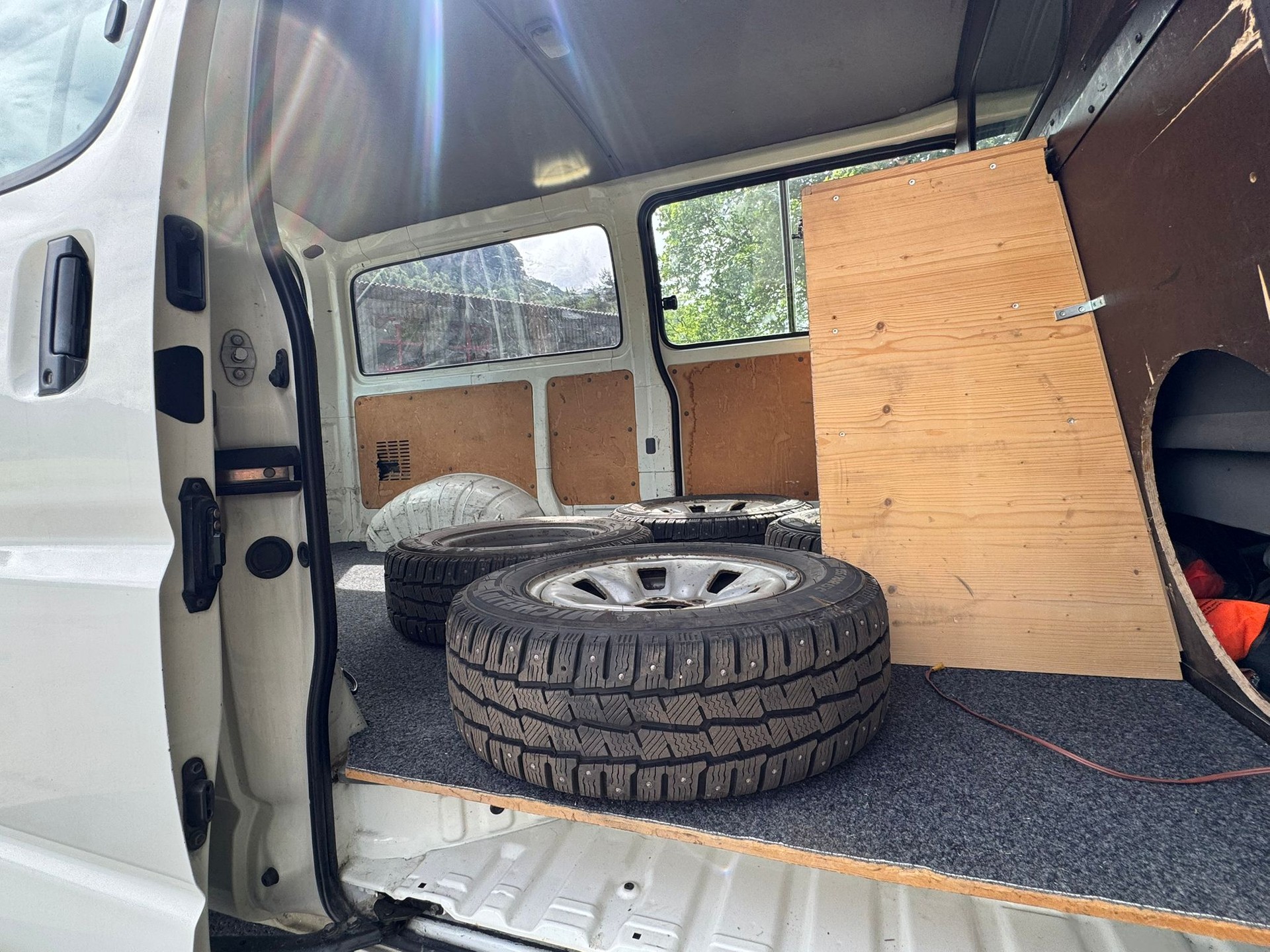 TOYOTA Hiace 2.4 Van 4x4 LWB-image-10