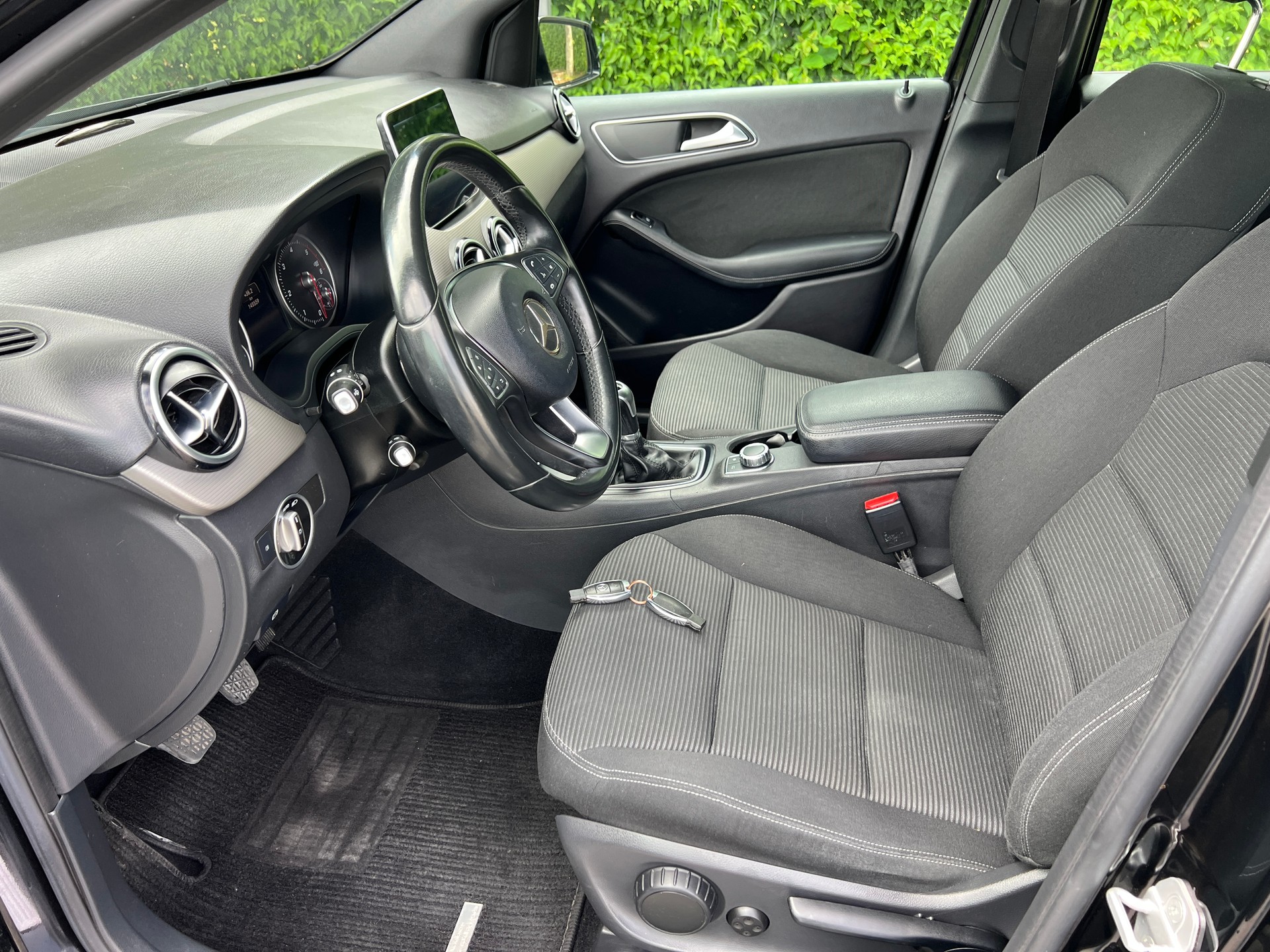 MERCEDES-BENZ B 180 CDI Urban-image-6